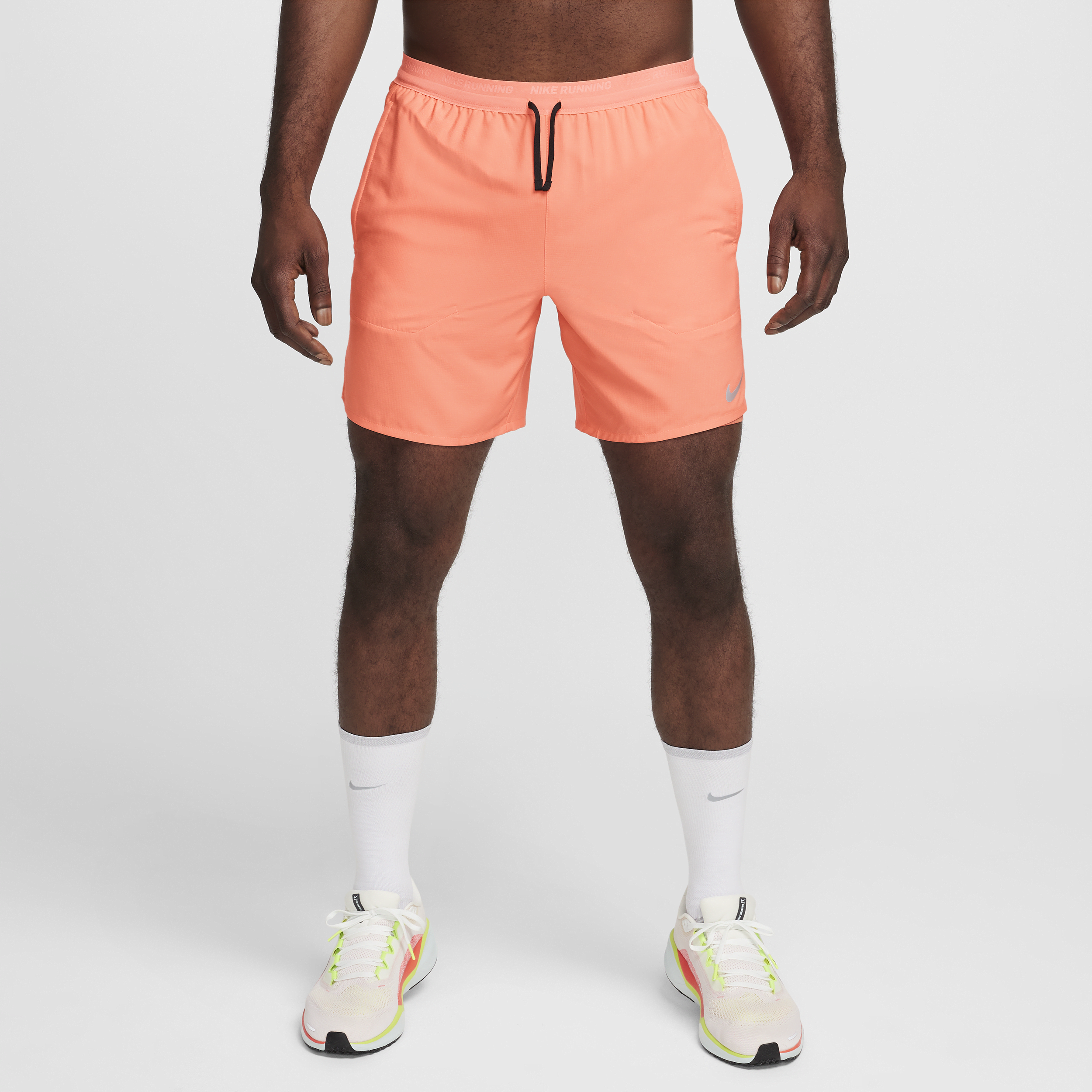 Nike Stride Dri-FIT 2-in-1 hardloopshorts voor heren (18 cm) - Roze