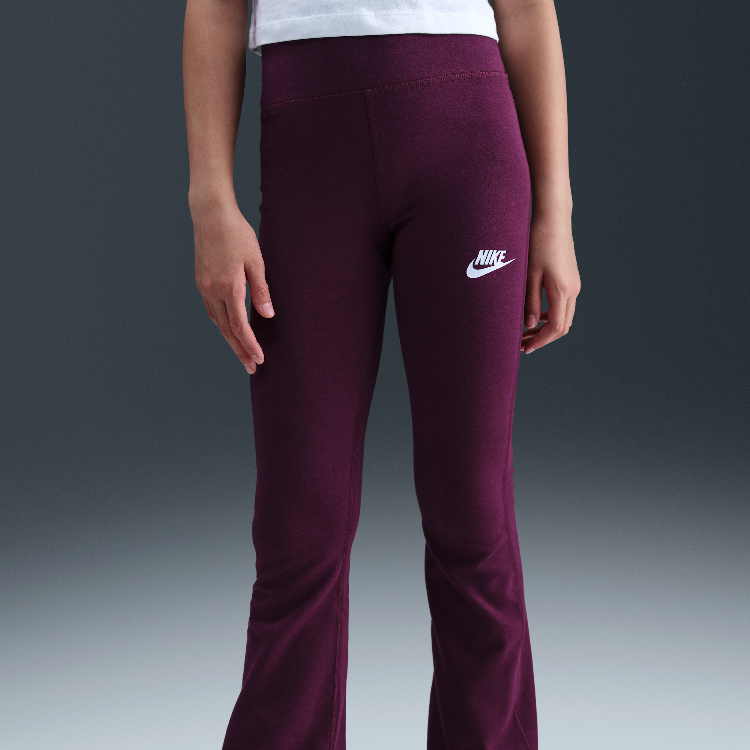 Thumbnail - Nike Classic Leggings mit hohem Bund und ausgestelltem Bein für Mädchen - Rot