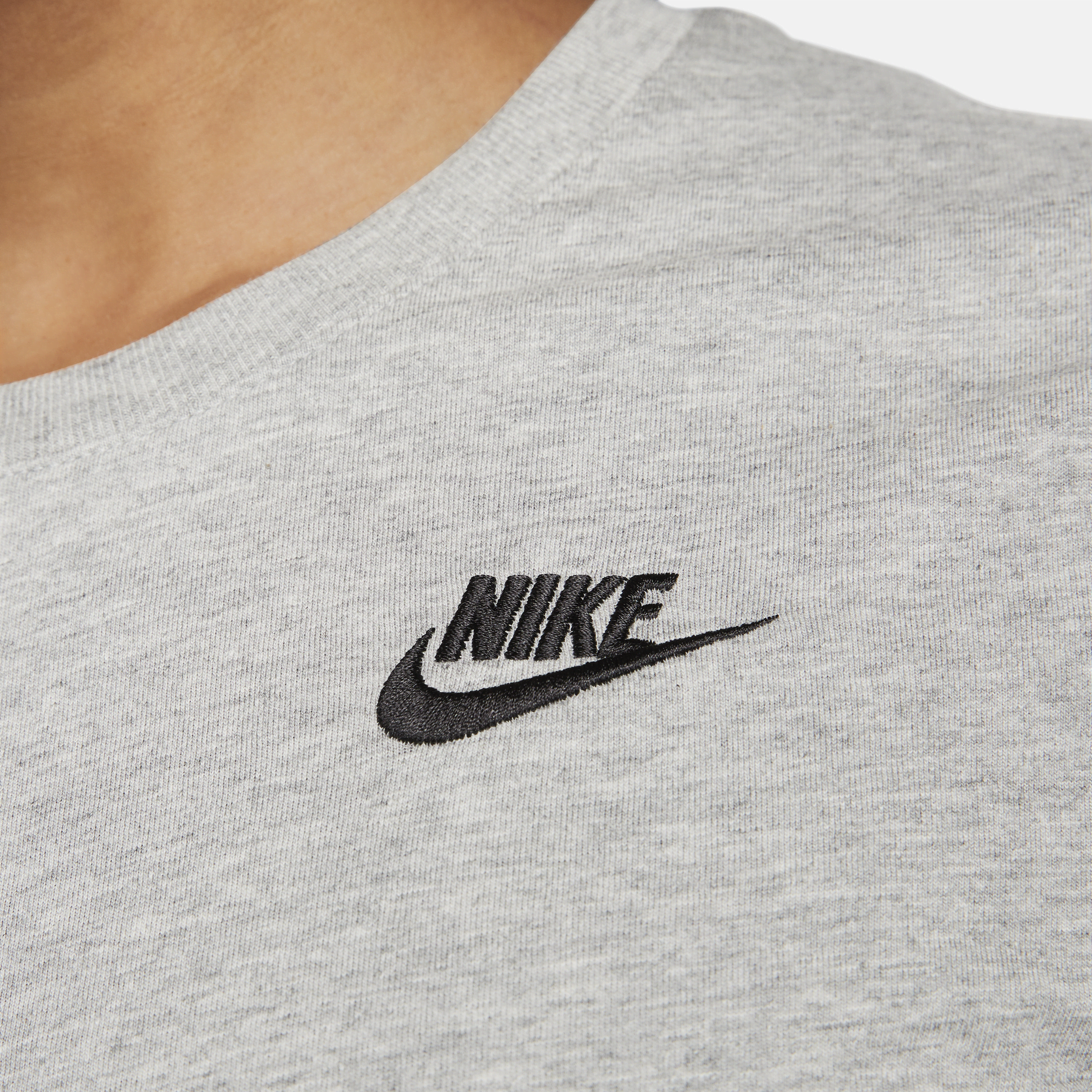 Tee-shirt Nike Sportswear Club Essentials pour femme - Gris