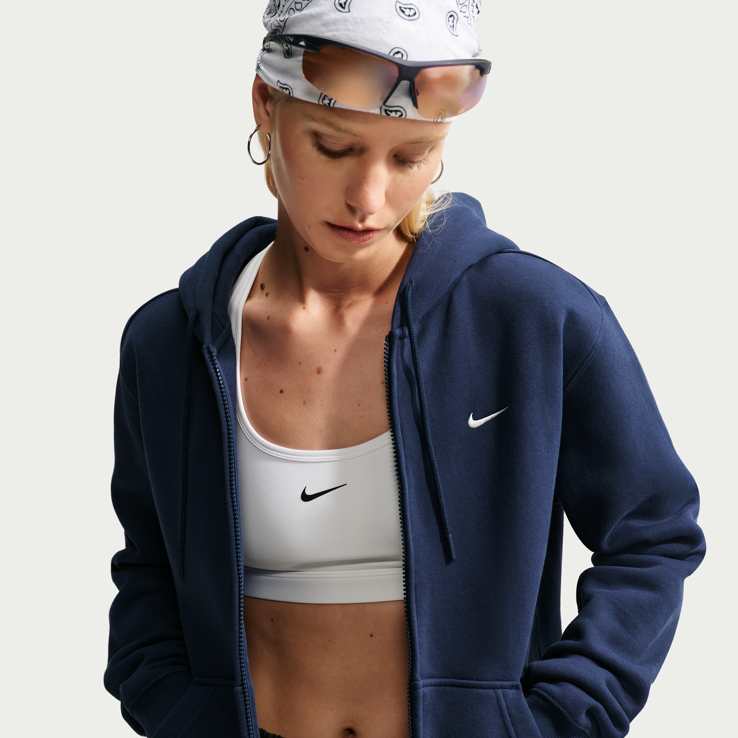 Nike Studio Fleece-hættetrøje i medium vægt med lynlås i fuld længde til kvinder - blå