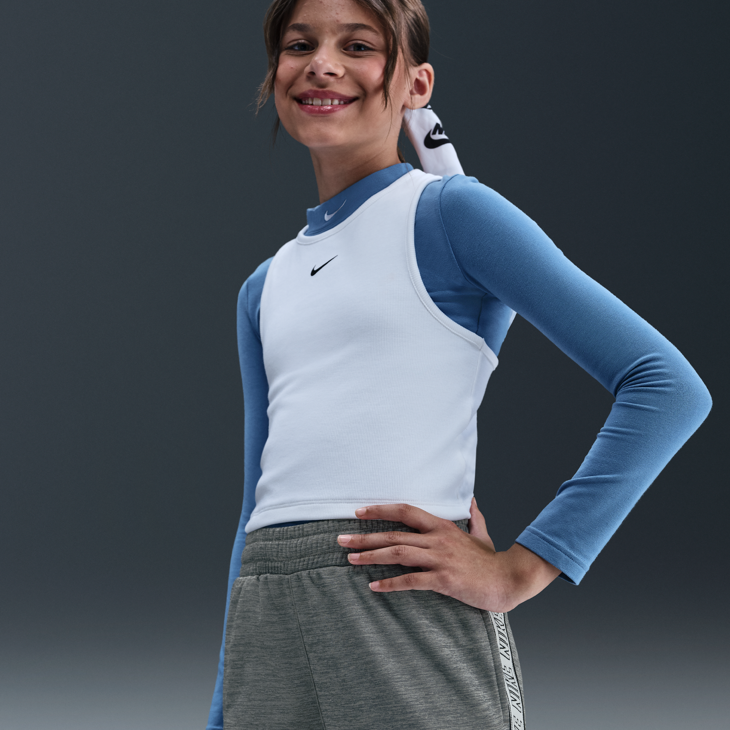 Thumbnail - Nike Club Jogger mit Dri-FIT-Technologie (ältere Kinder) - Grau