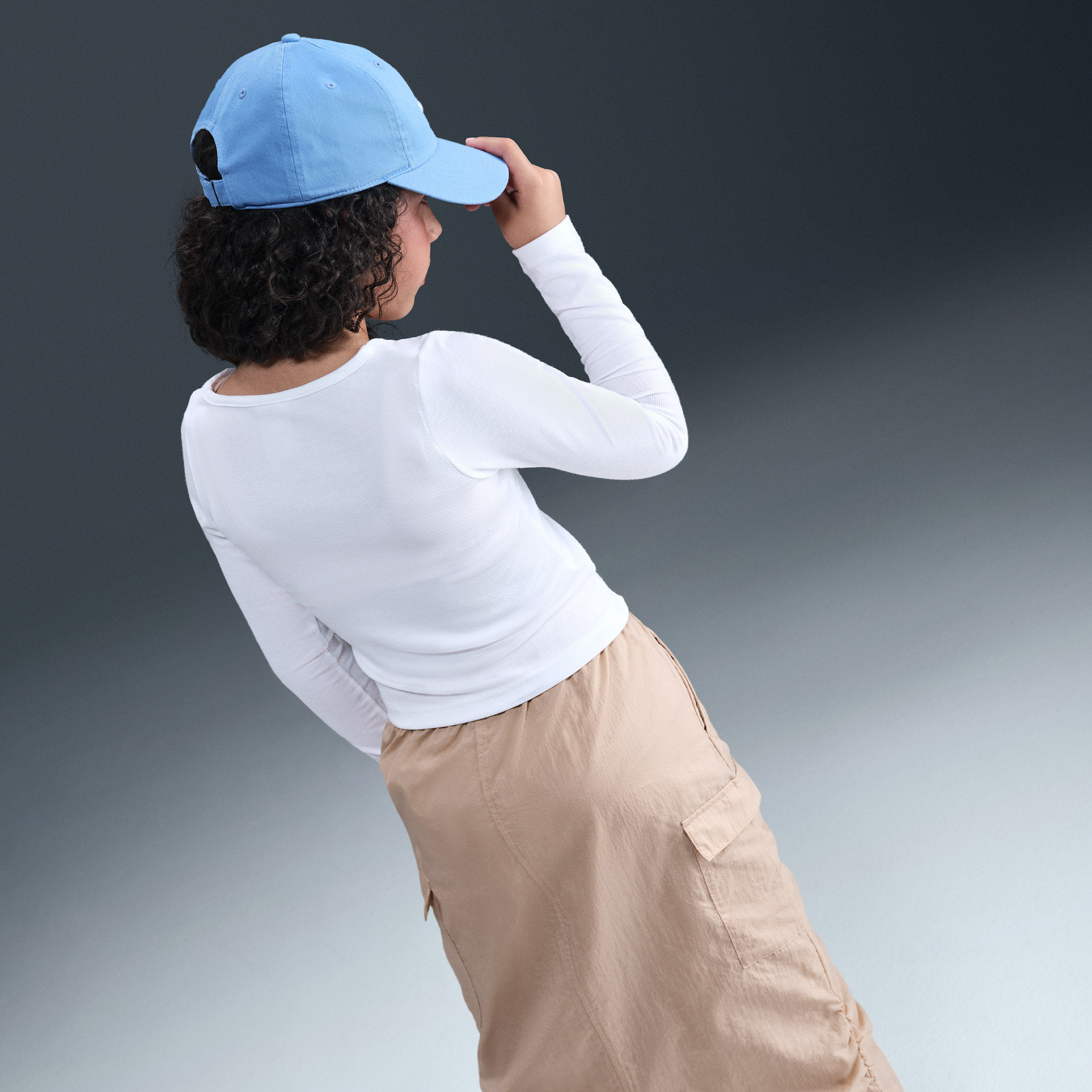 Thumbnail - Nike Sportswear Longsleeve mit eckigem Ausschnitt (ältere Kinder, Mädchen) - Weiß