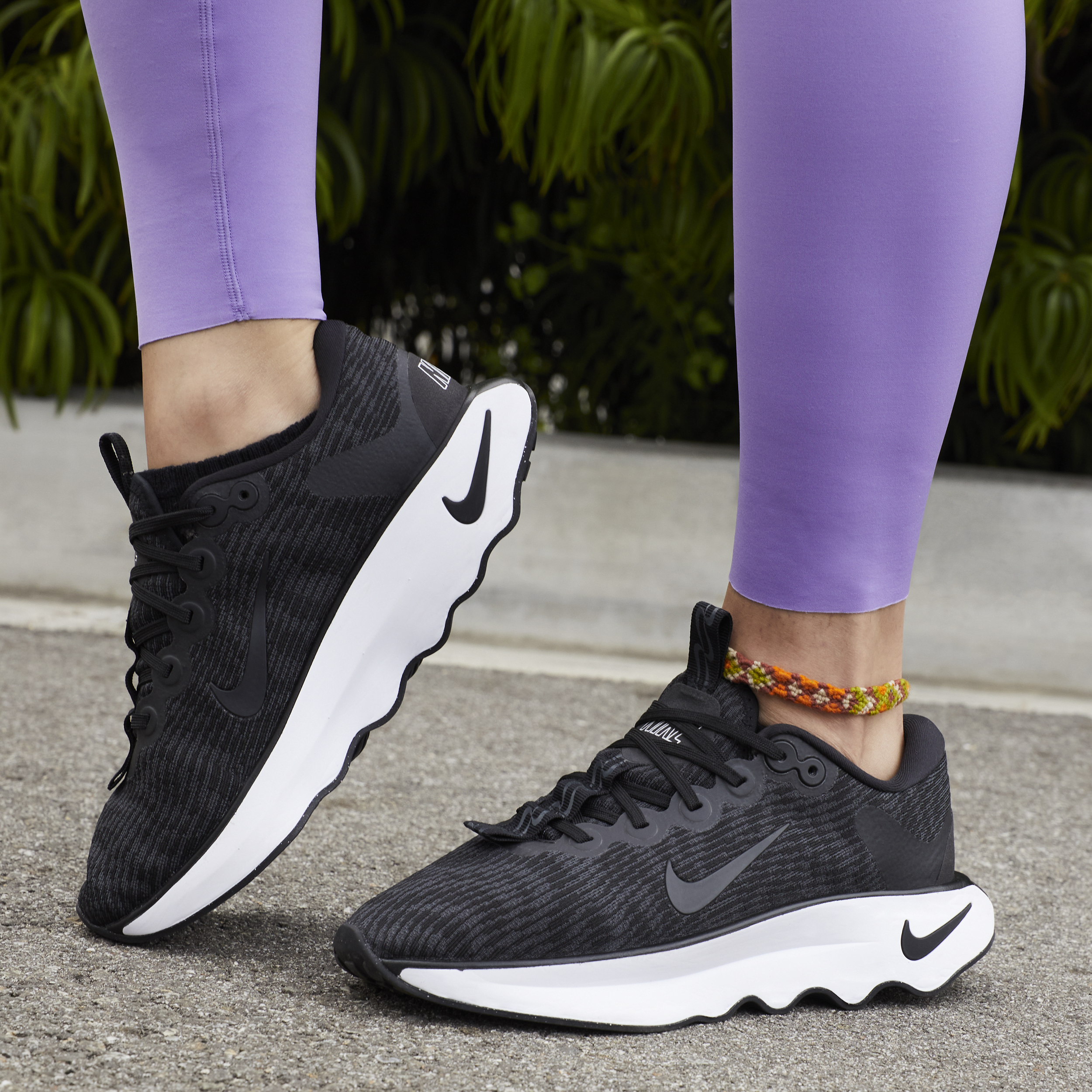 Chaussure de marche Nike Motiva pour femme - Noir