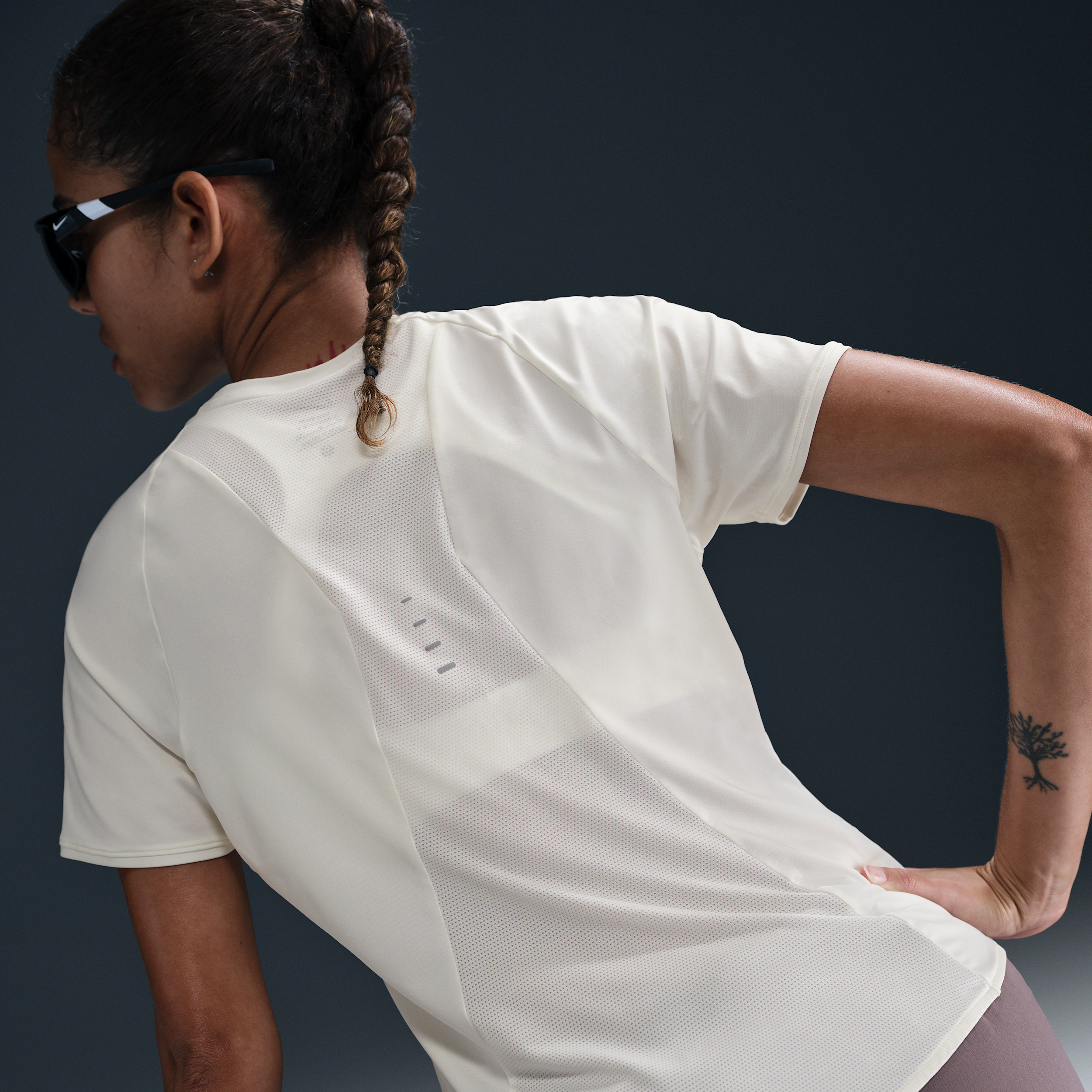 Nike Swift Dri-FIT hardlooptop met korte mouwen voor dames Wit
