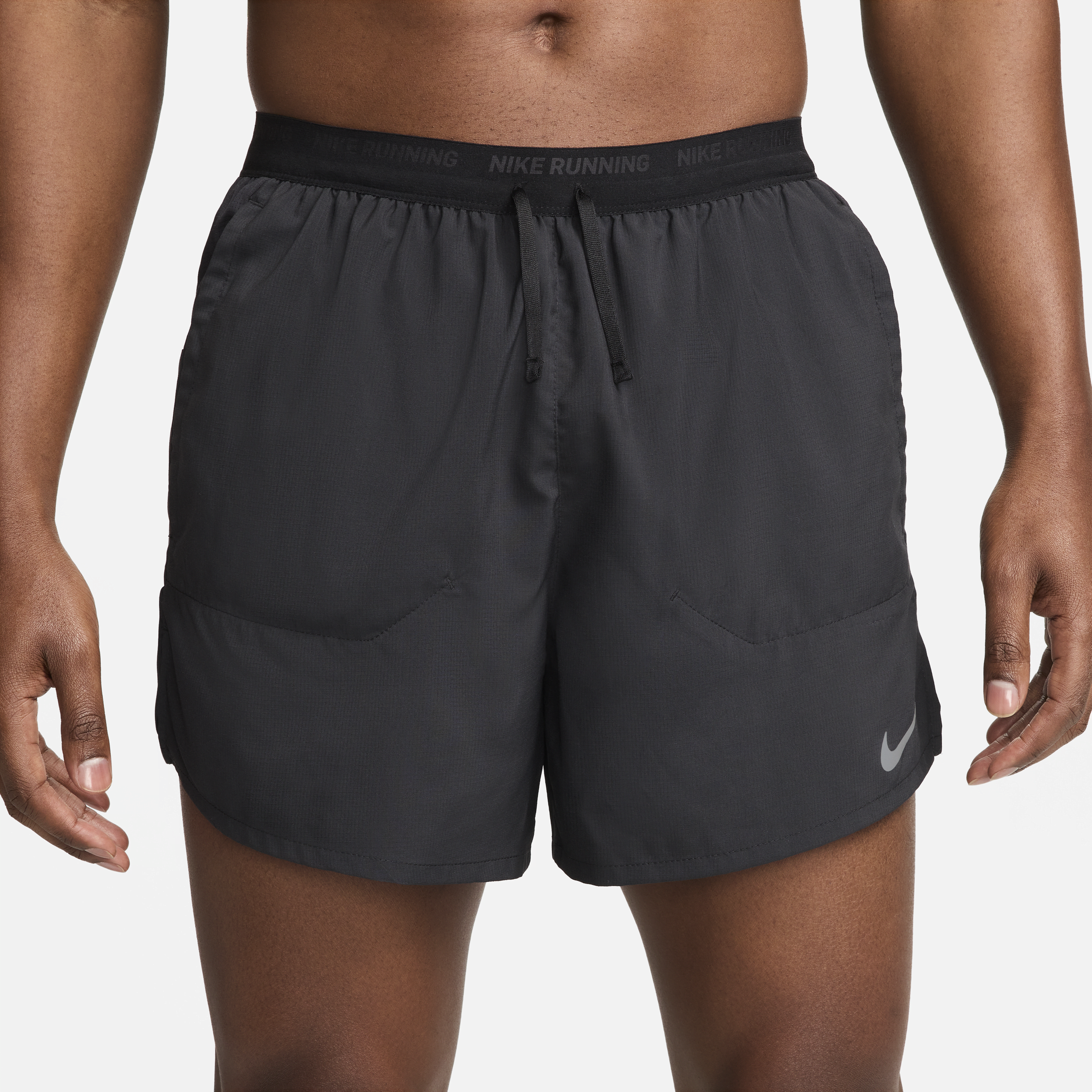 Short de running avec sous-short intégré Dri-FIT Nike Stride 13 cm pour homme - Noir