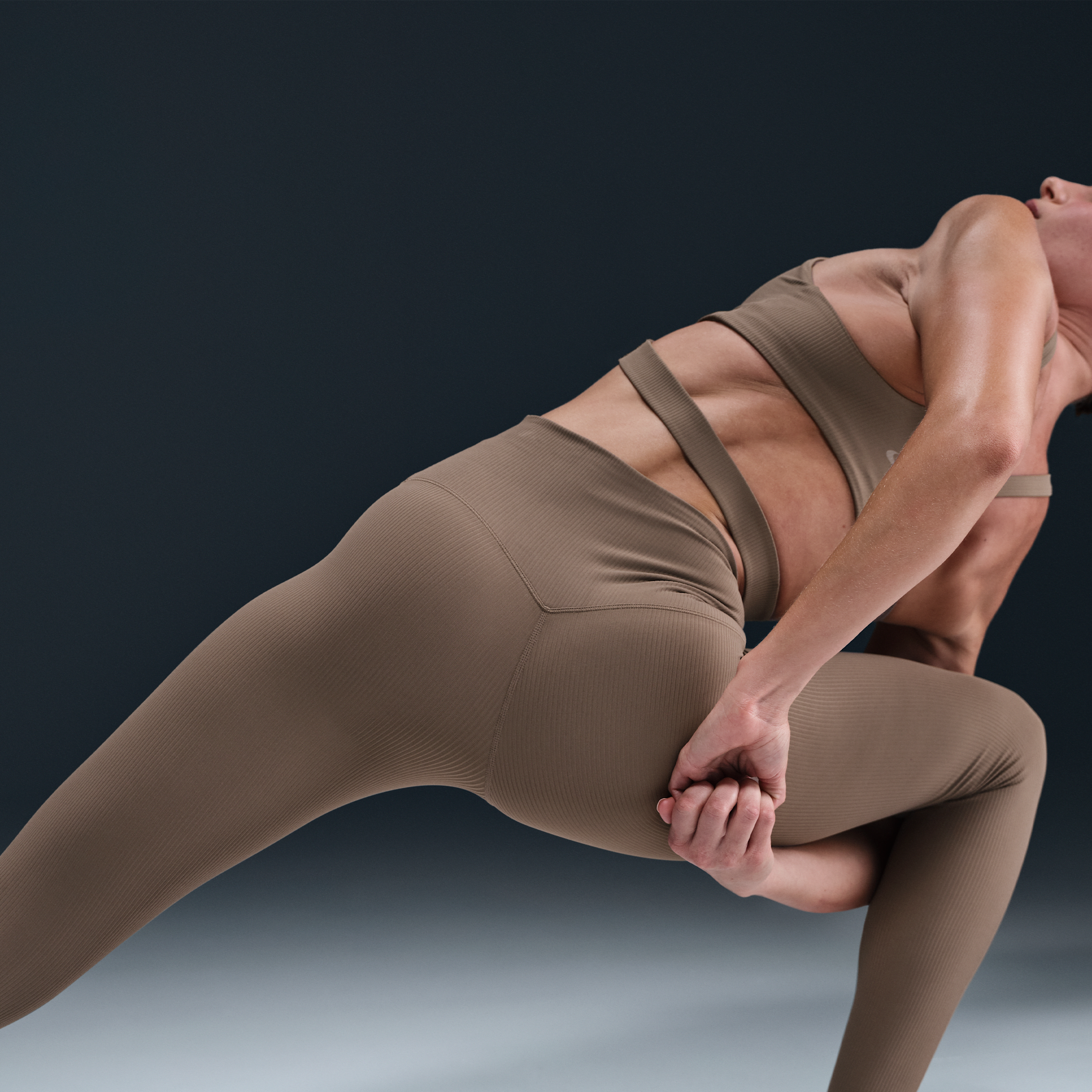 Legging 7/8 taille haute à maintien léger Nike Zenvy Rib pour femme - Marron