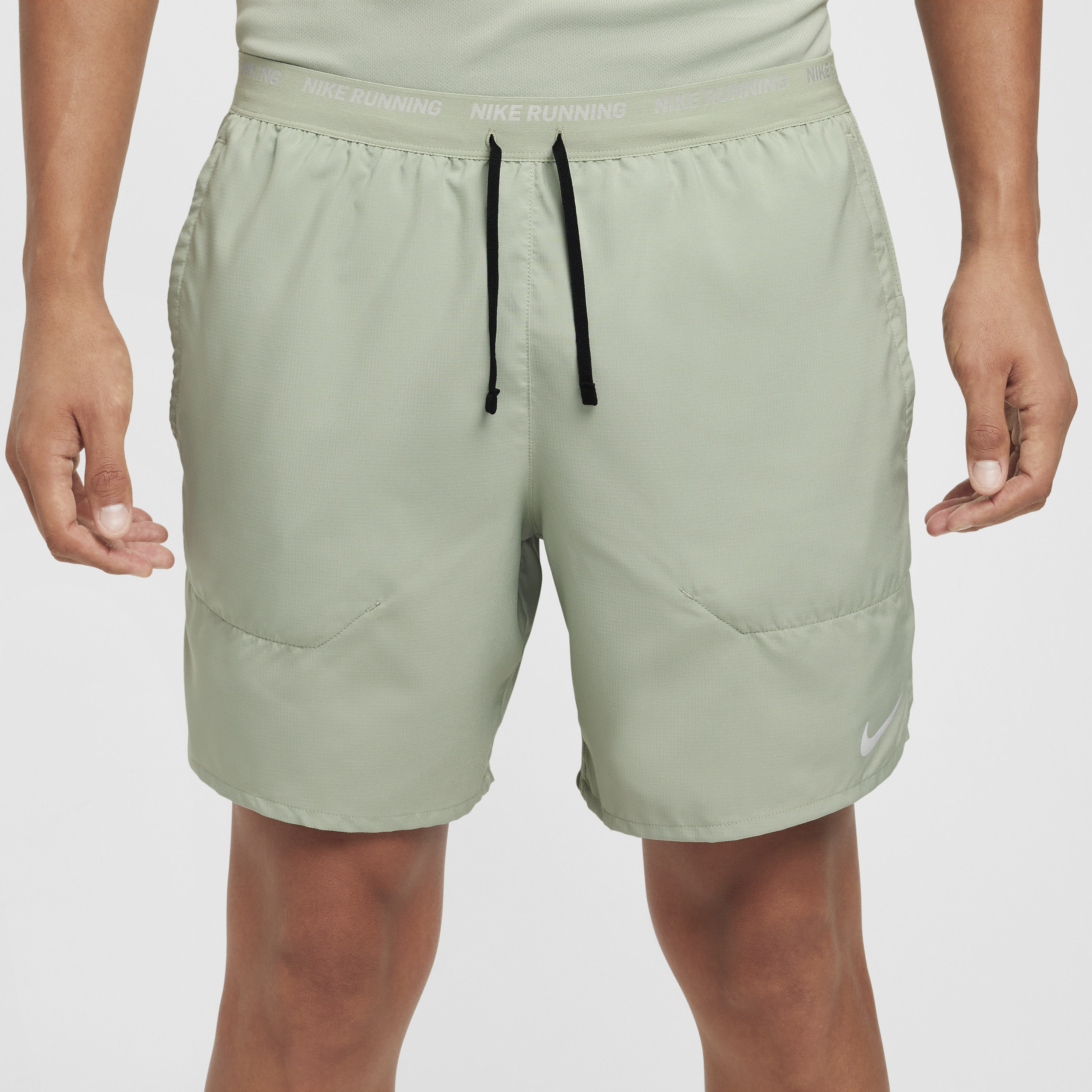 Short de running avec sous-short intégré 18 cm Dri-FIT Nike Stride pour homme - Vert