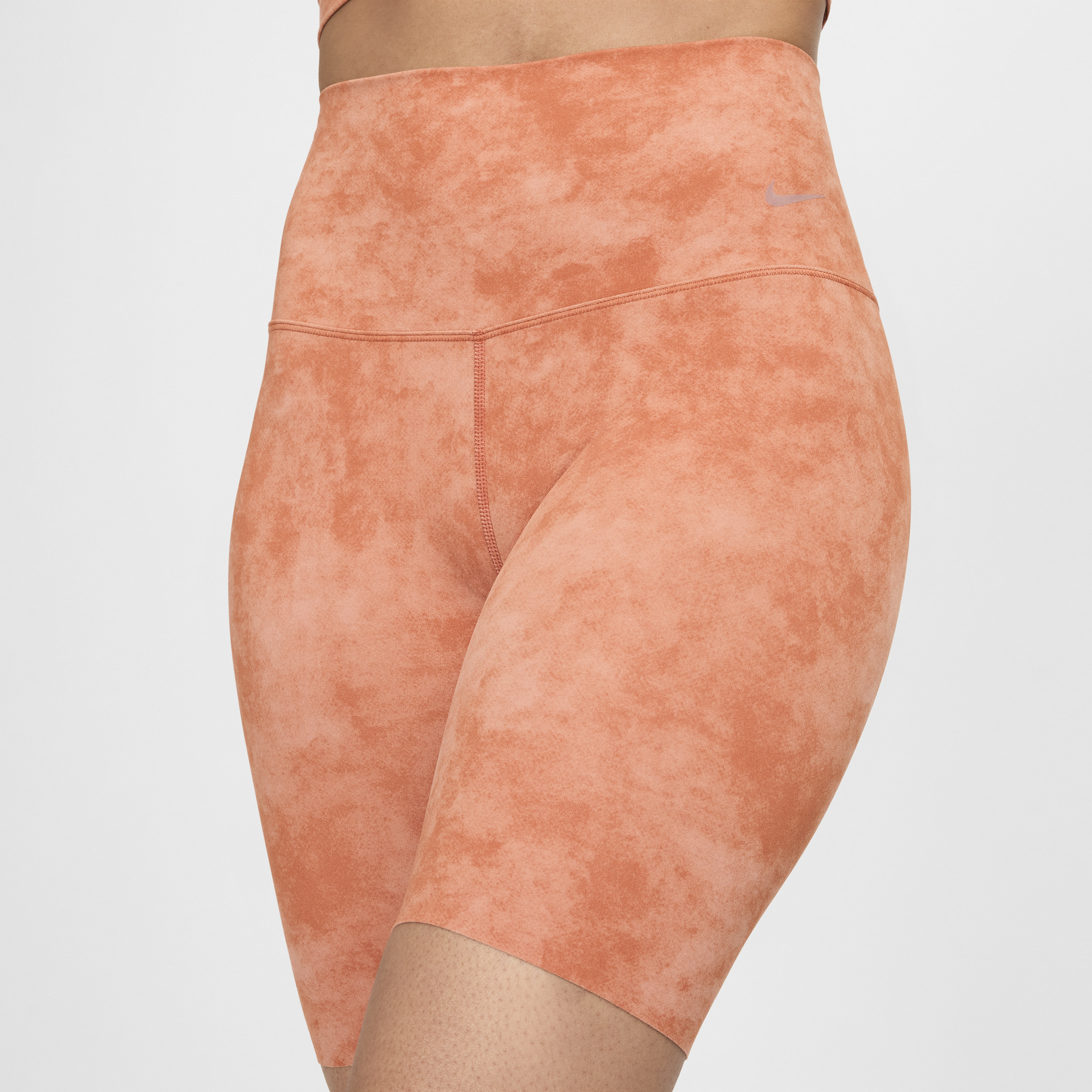 Nike Zenvy Tie-Dye bikeshorts met iets ondersteunende hoge taille voor dames (21 cm) Oranje