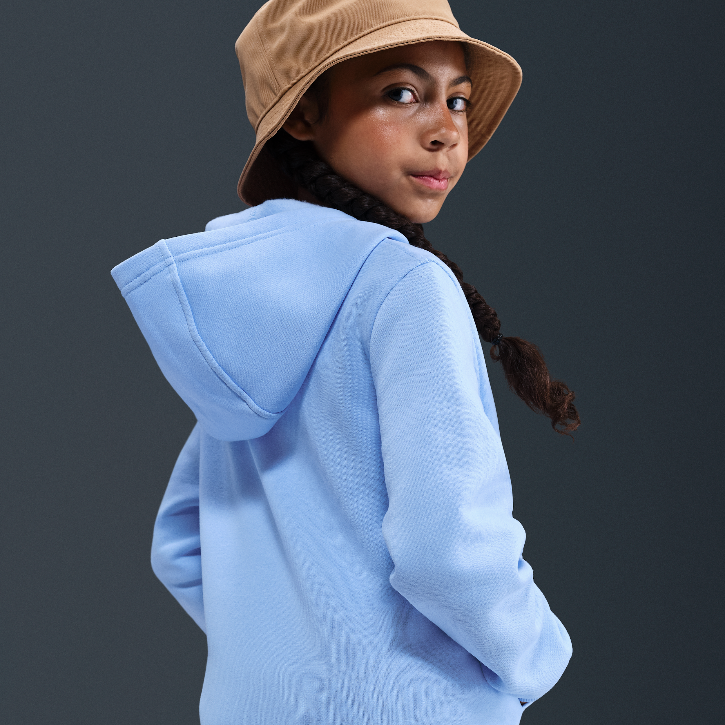 Thumbnail - Erling Haaland Club Fleece Fußball-Hoodie (ältere Kinder) - Blau