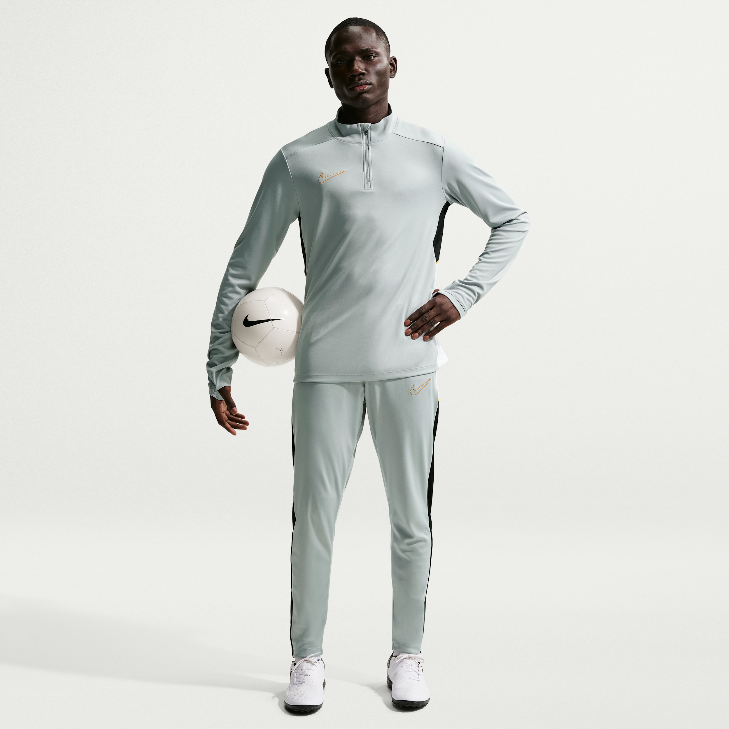 Pantaloni da calcio Dri-FIT Nike Academy – Uomo - Grigio
