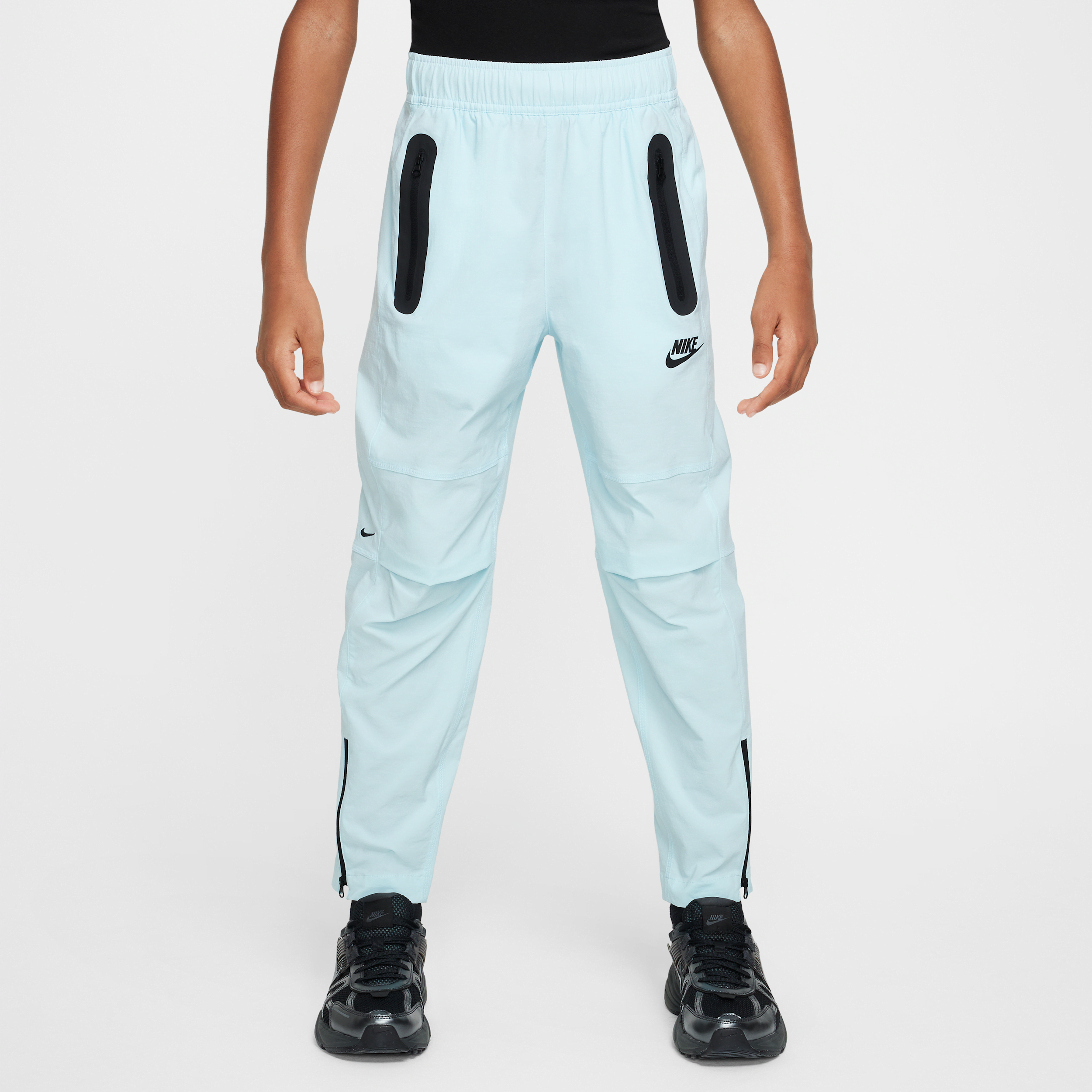 Nike Tech Older Kids (Boys) Woven Trousers - Blue - Nylon/Elastane