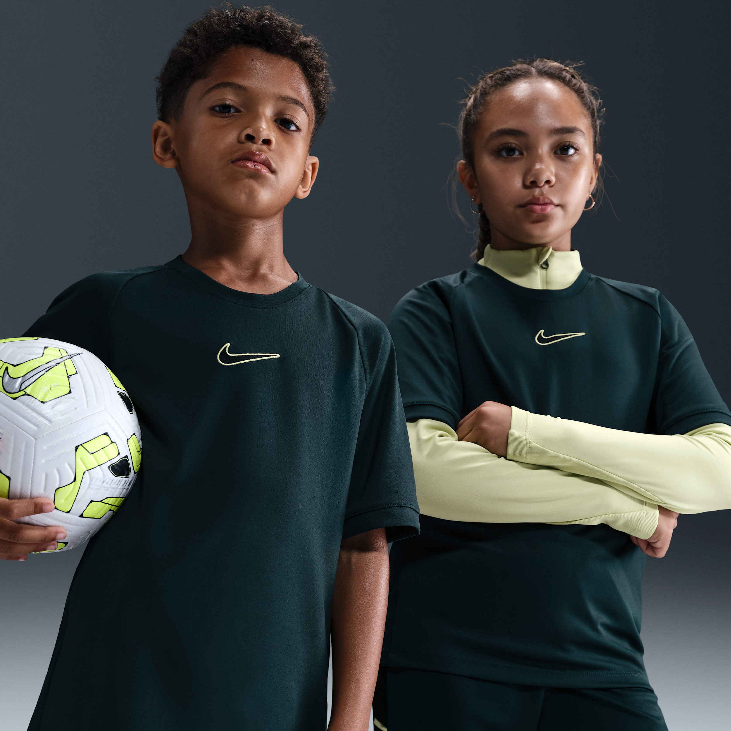 Kortærmet Nike Academy Dri-FIT-fodboldtrøje til større børn - grøn