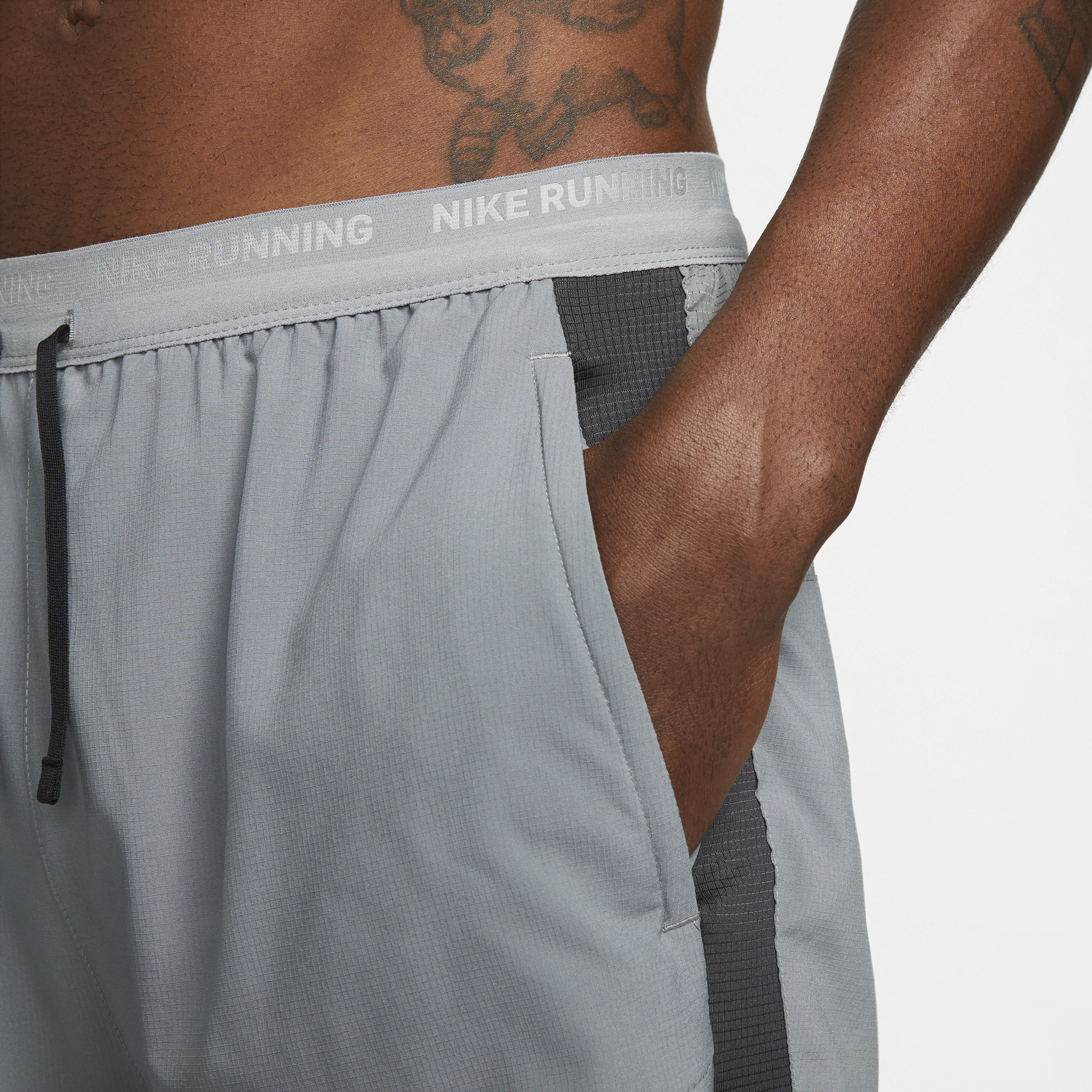 Short de running hybride Dri-FIT Nike Stride 13 cm pour homme - Gris