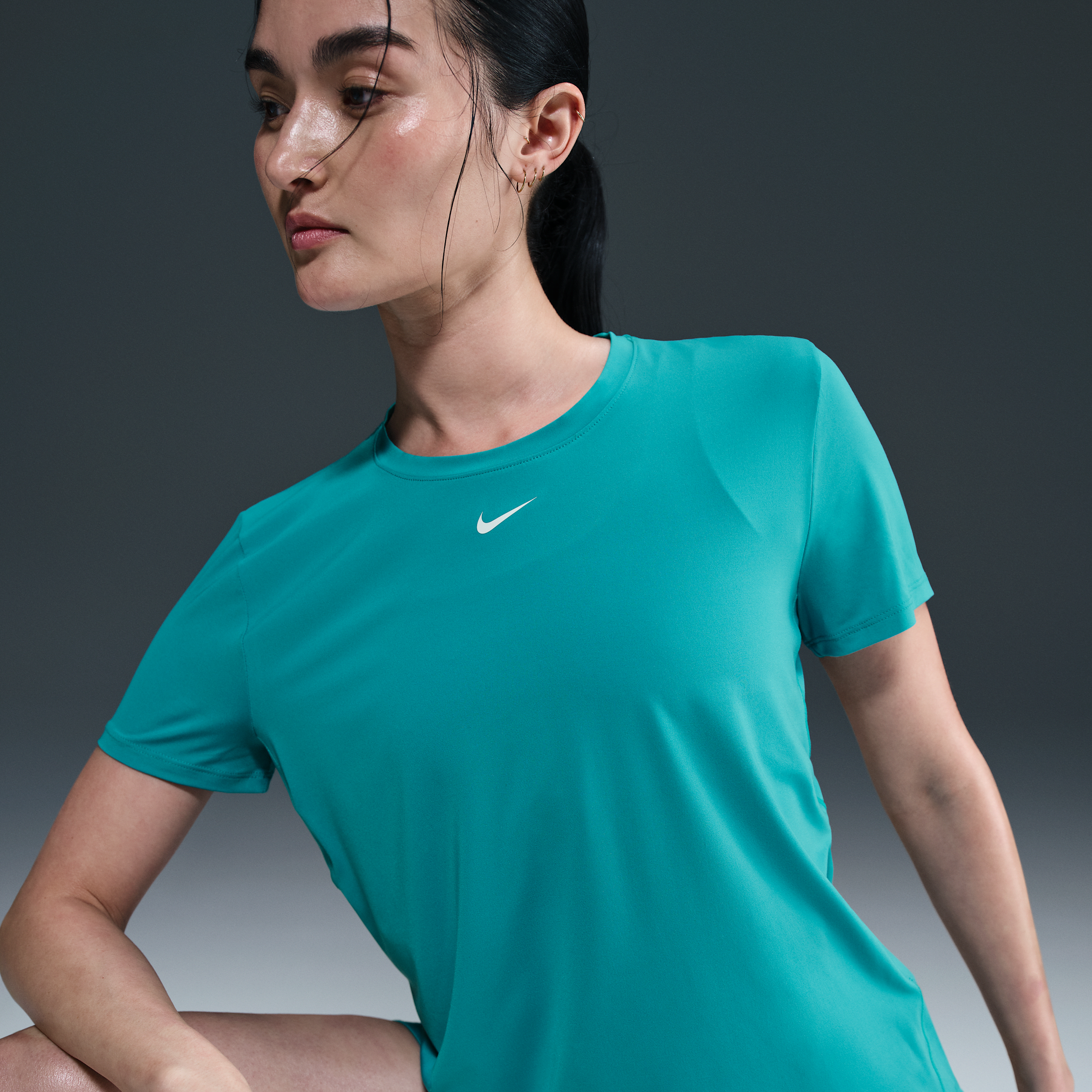 Haut à manches courtes Dri-FIT Nike One Classic pour femme - Vert