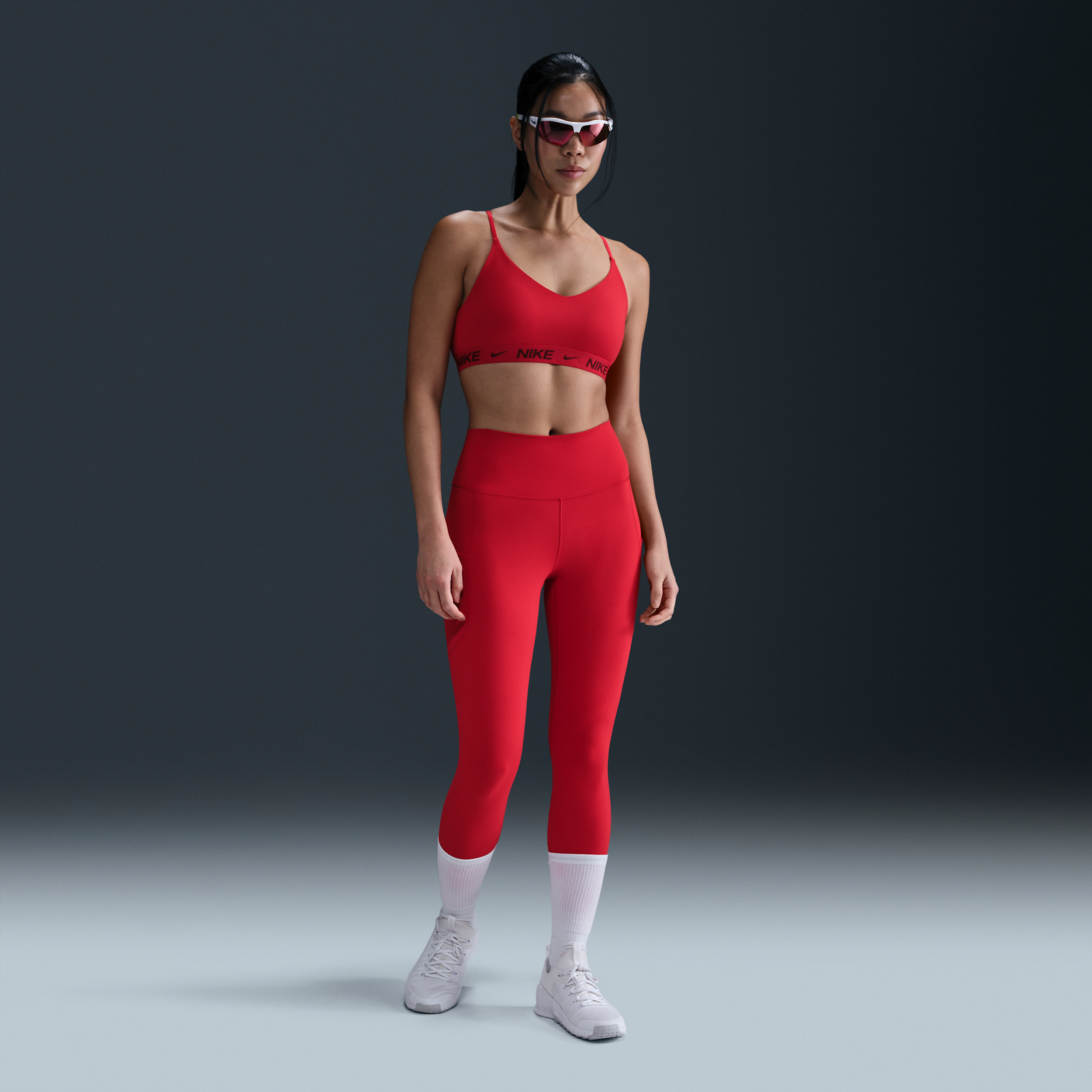 Brassière de sport réglable rembourrée à maintien léger Nike Indy pour femme - Rouge