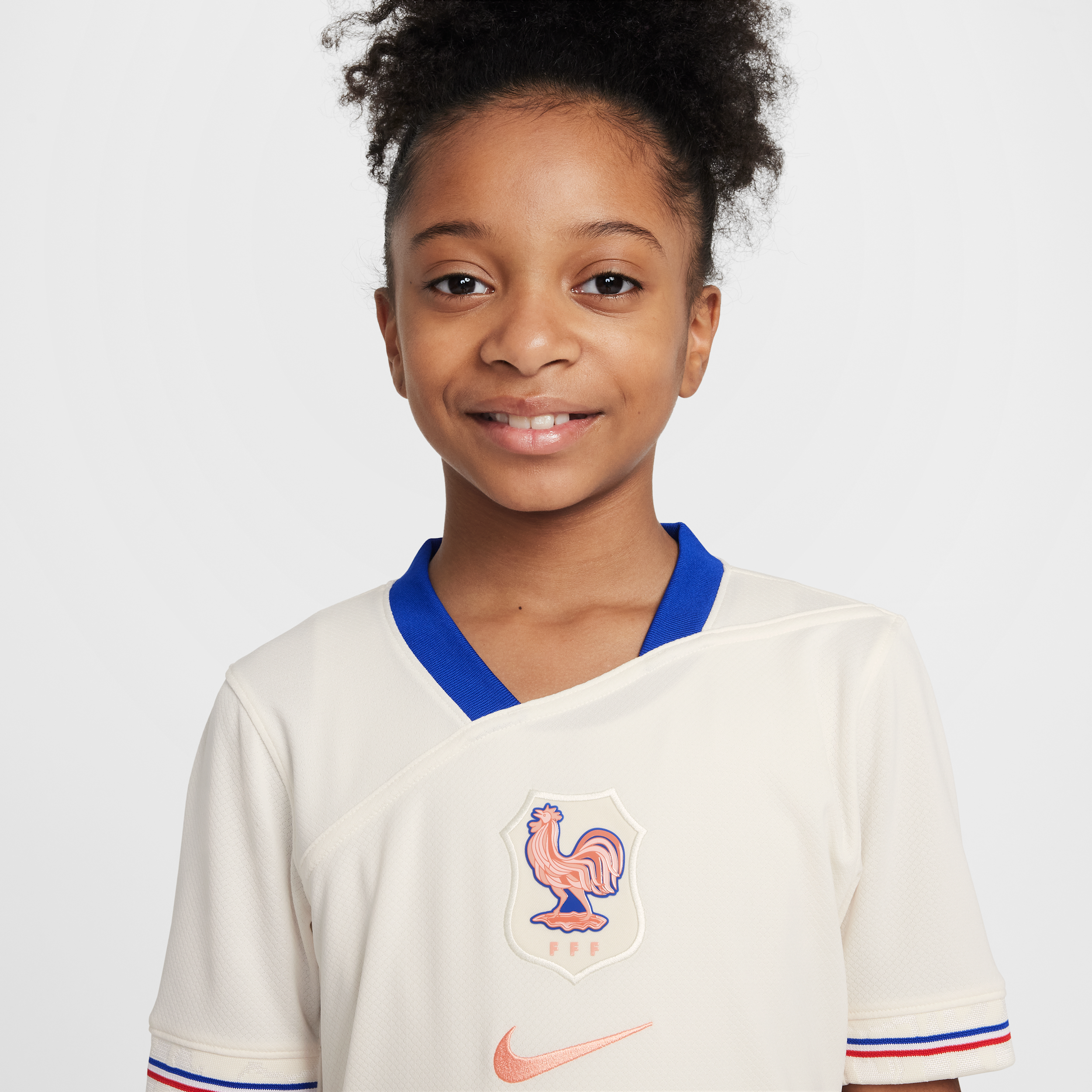 Thumbnail - FFF 2025 Stadium Away (Frauenteam) Nike Dri-FIT Replika-Fußballtrikot (ältere Kinder) - Braun
