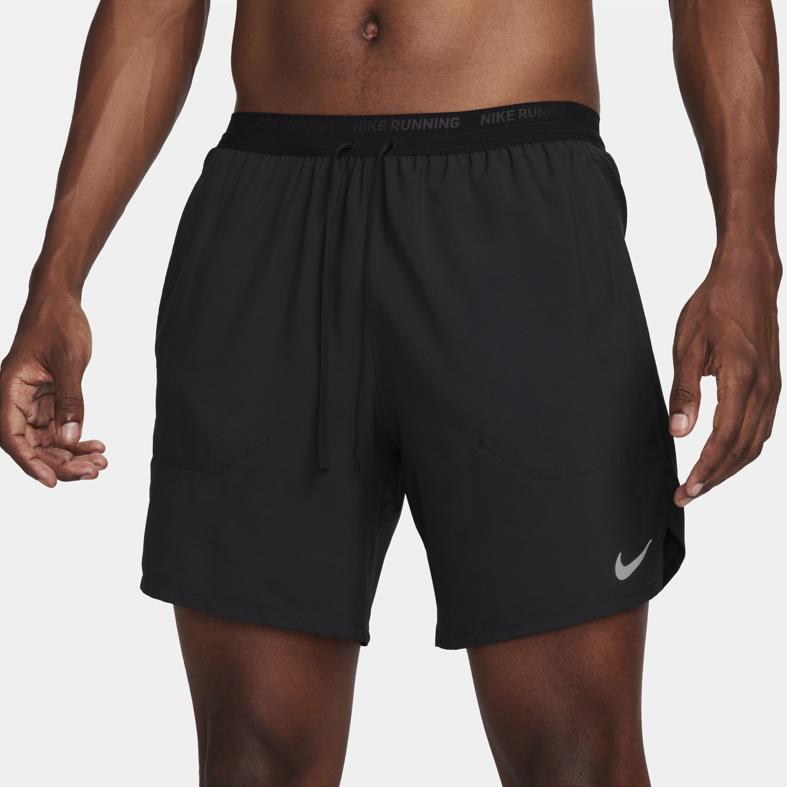 Short de running 2-en-1 18 cm Dri-FIT Nike Stride pour homme - Noir