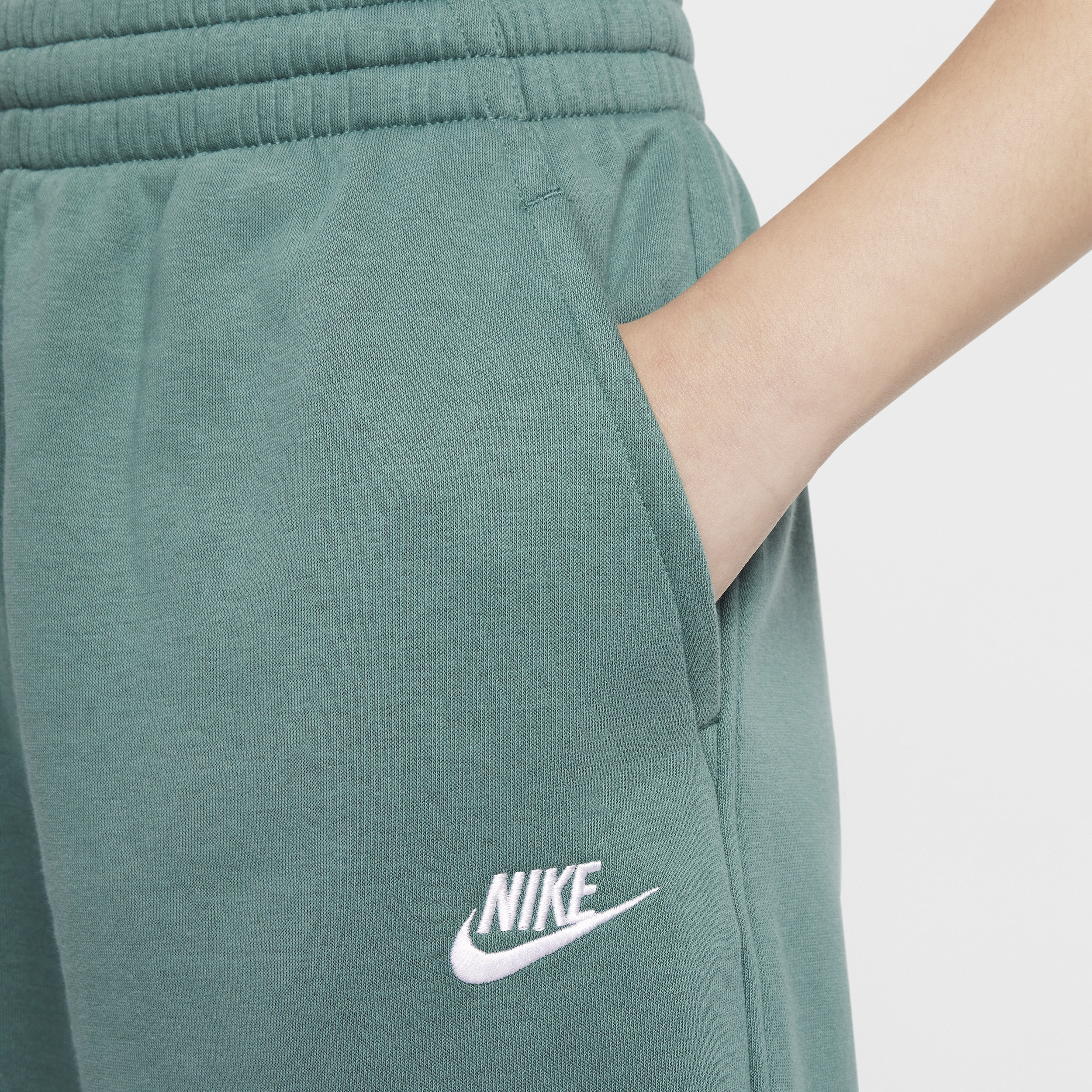 Nike Sportswear Club Fleece ruimvallende meisjesbroek Groen