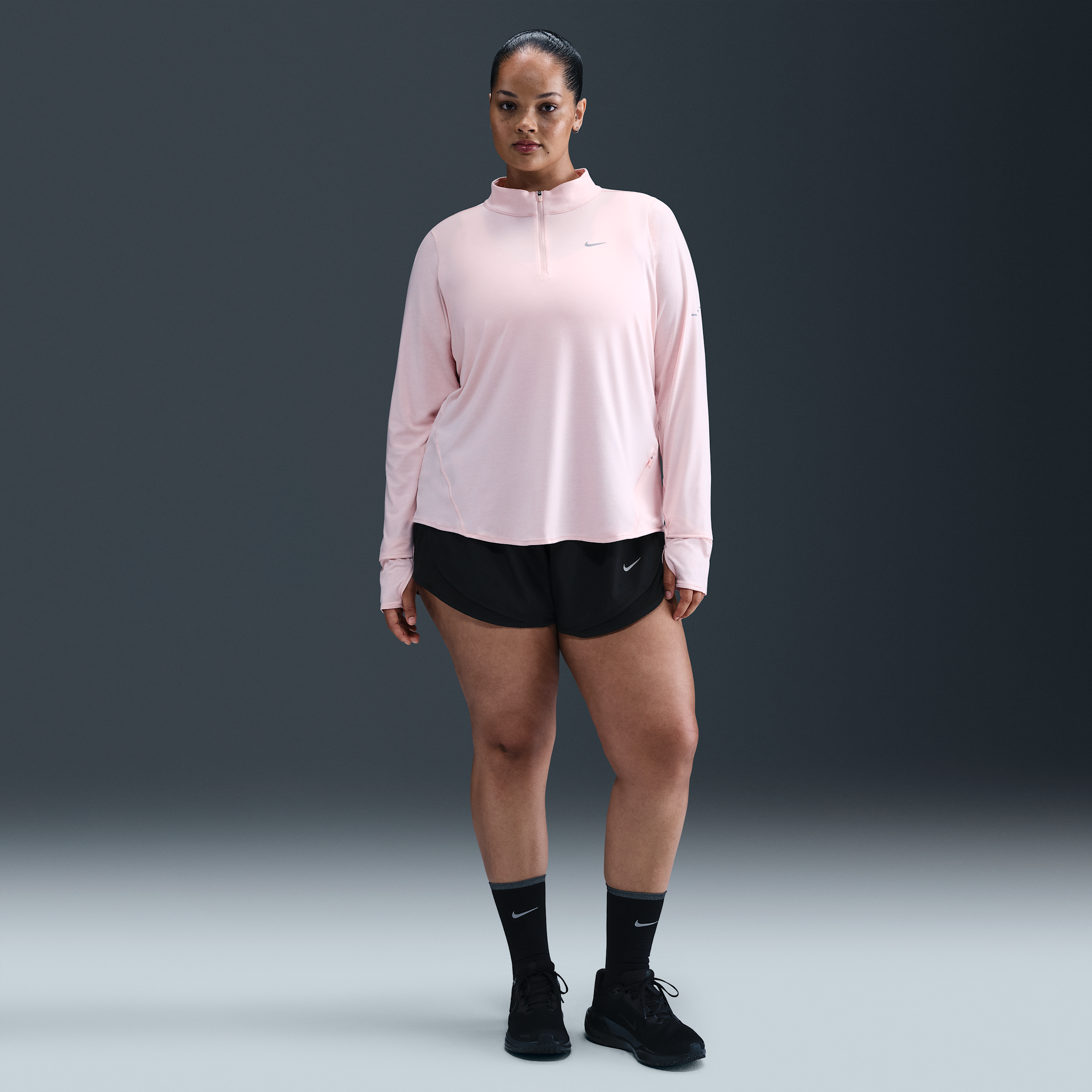 Thumbnail - Nike Tempo Dri-FIT Laufshorts mit Innenslip und mittelhohem Bund (Damen, große Größen, ca. 7,5 cm) - Schwarz