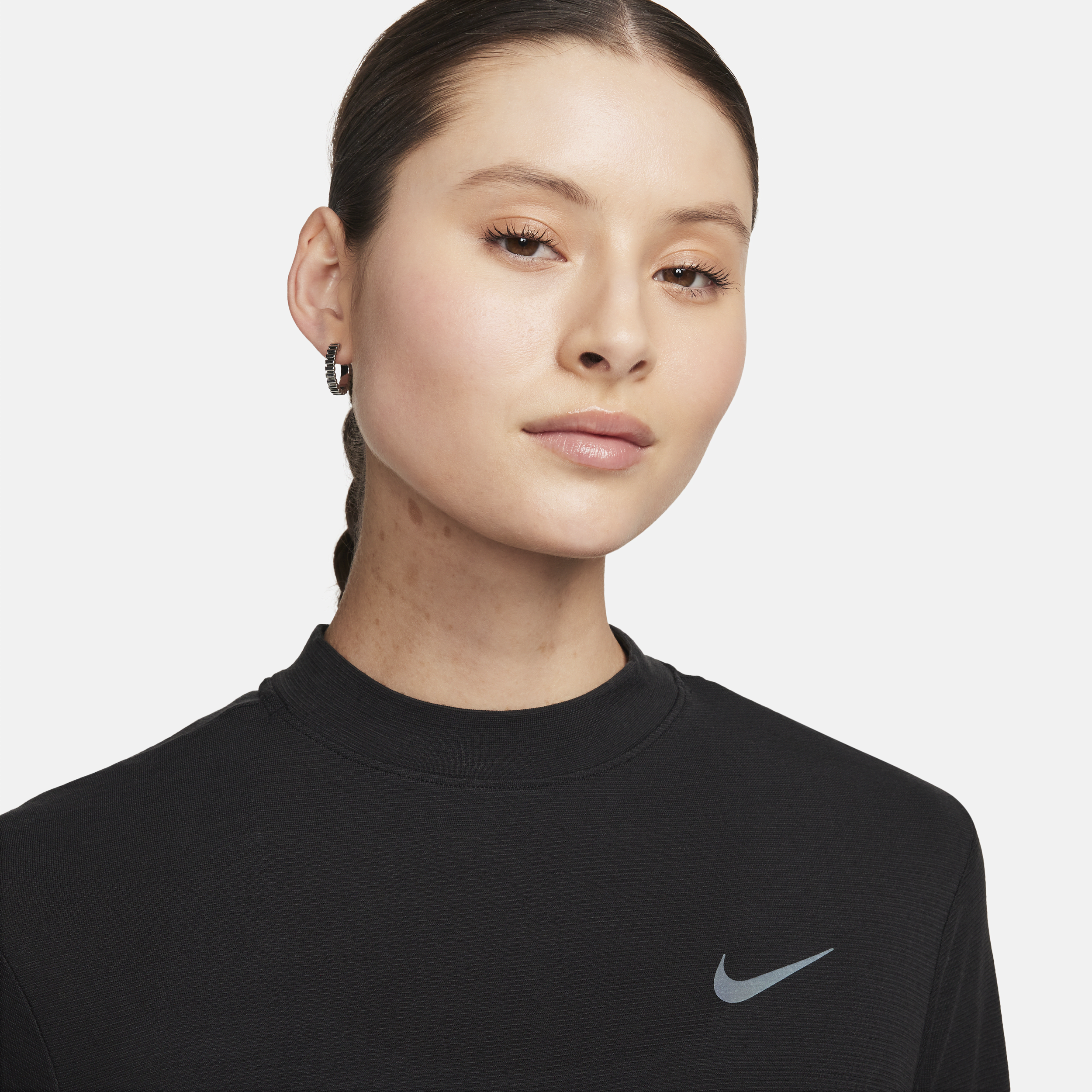 Nike Swift Dri-FIT hardlooptop met opstaande kraag en lange mouwen voor dames Zwart