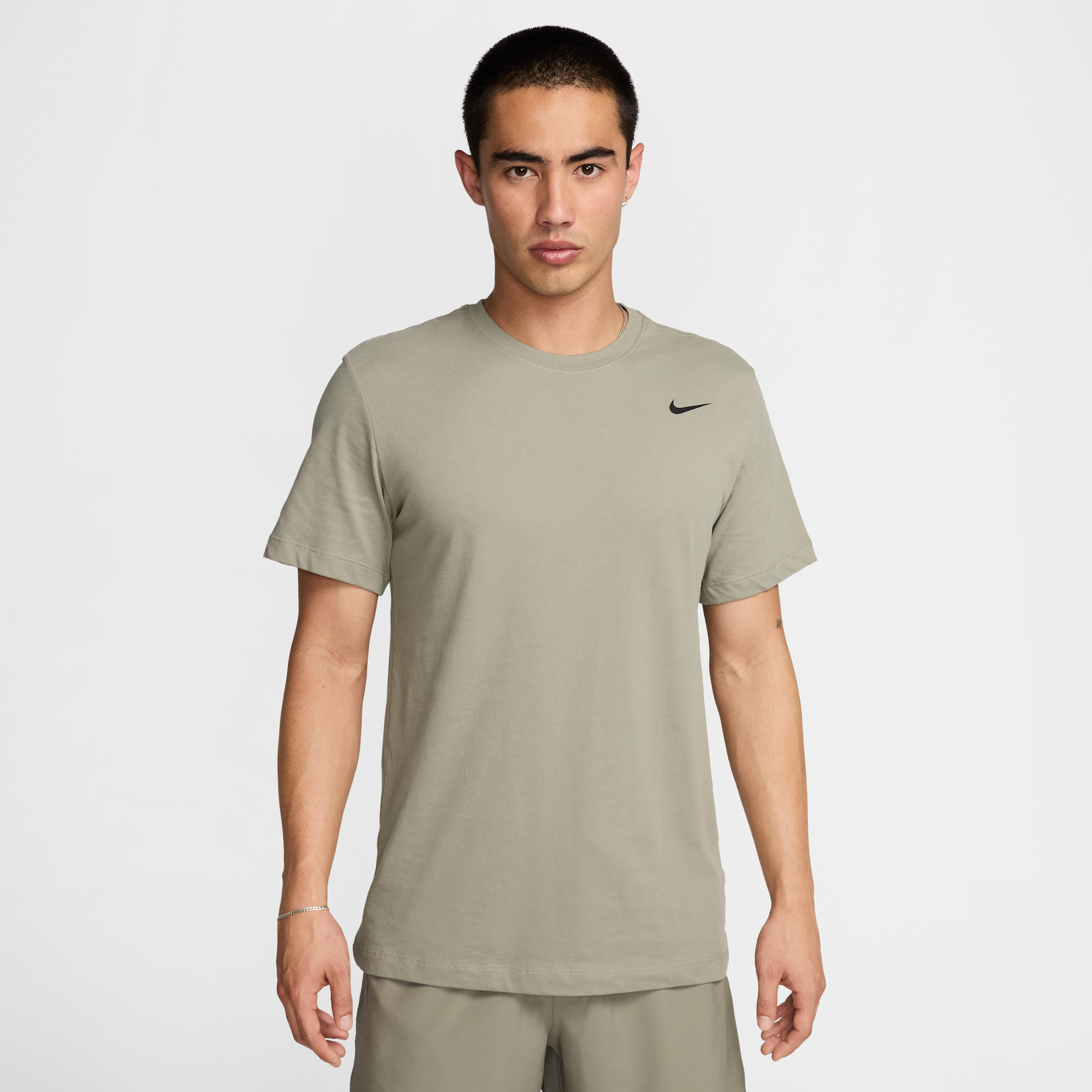 t-shirt-de-fitness-nike-dri-fit-pour-homme-vert-nike-store-39881143361