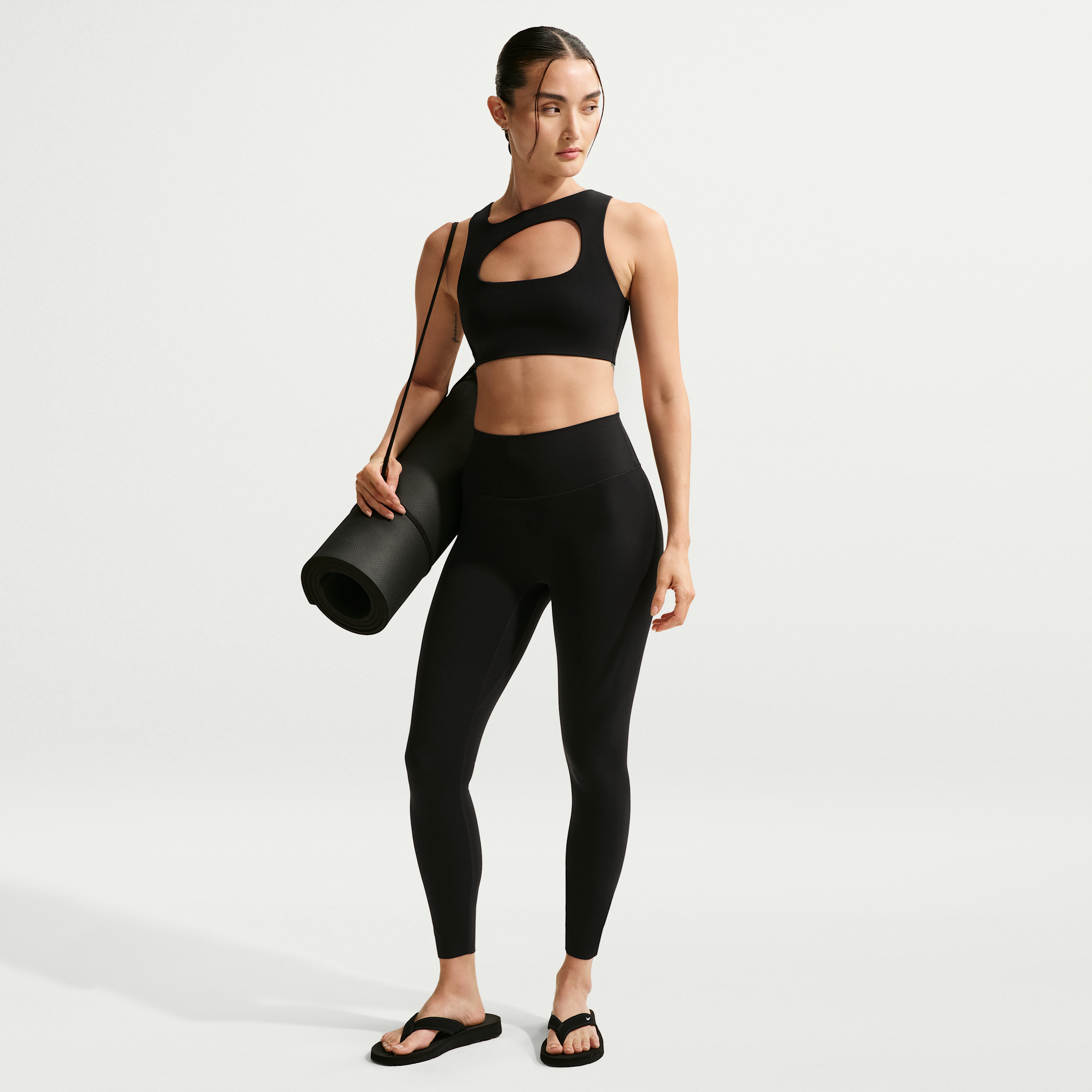 Leggings a 7/8 a vita alta senza cucitura anteriore Nike Zenvy – Donna - Nero