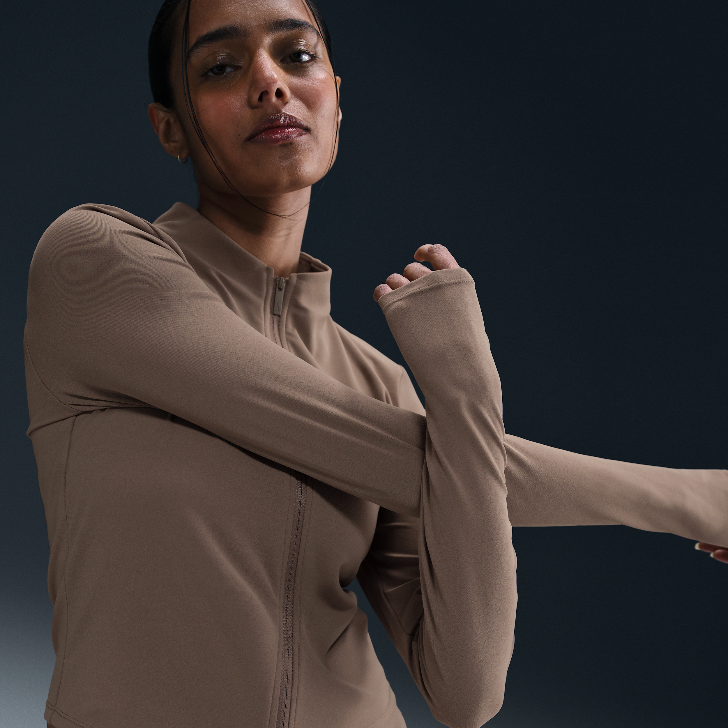 Haut à manches longues et zip Dri-FIT Nike Zenvy pour femme - Marron