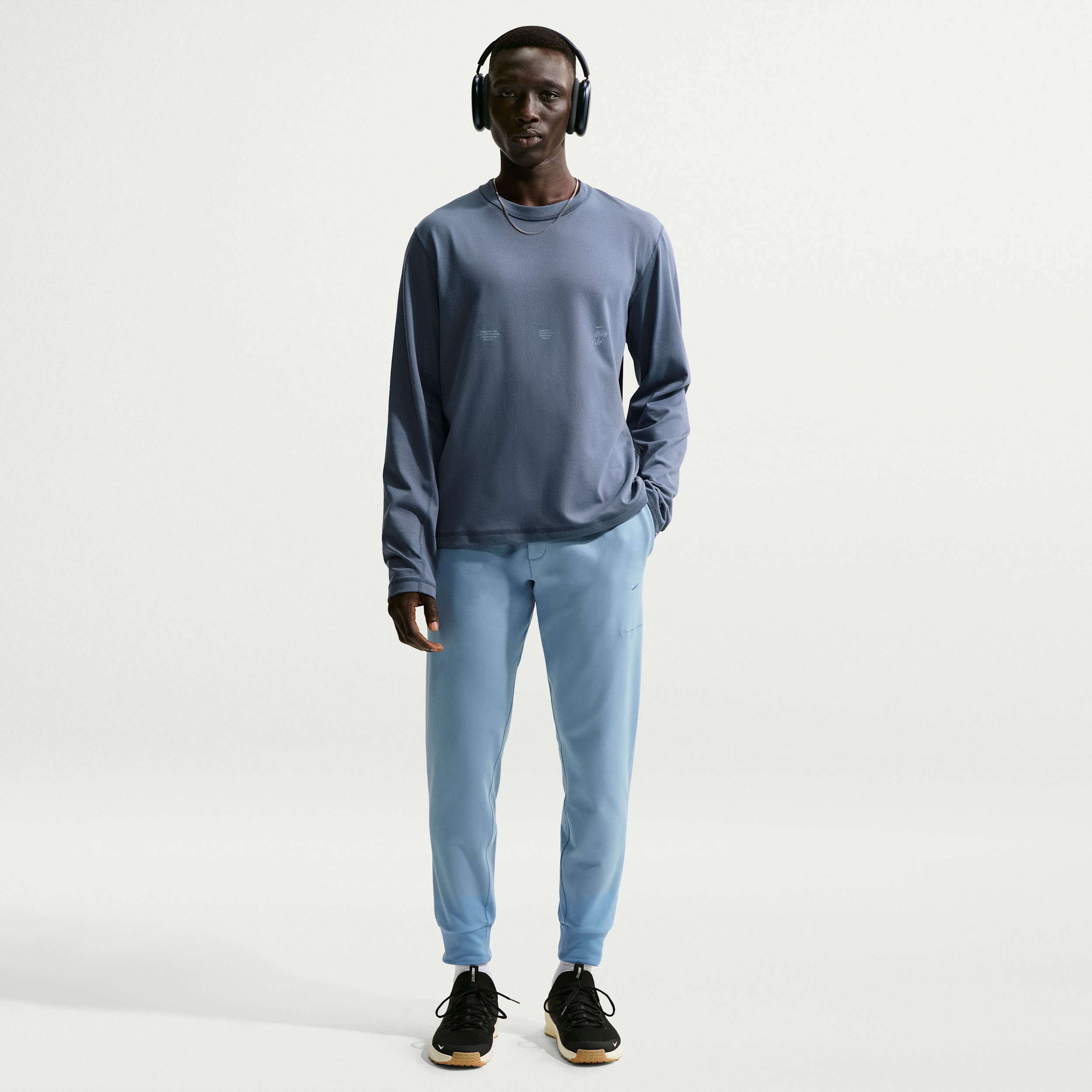 Pantaloni jogger ad alte prestazioni con protezione UV Dri-FIT Nike Primary NanoKnit – Uomo - Blu