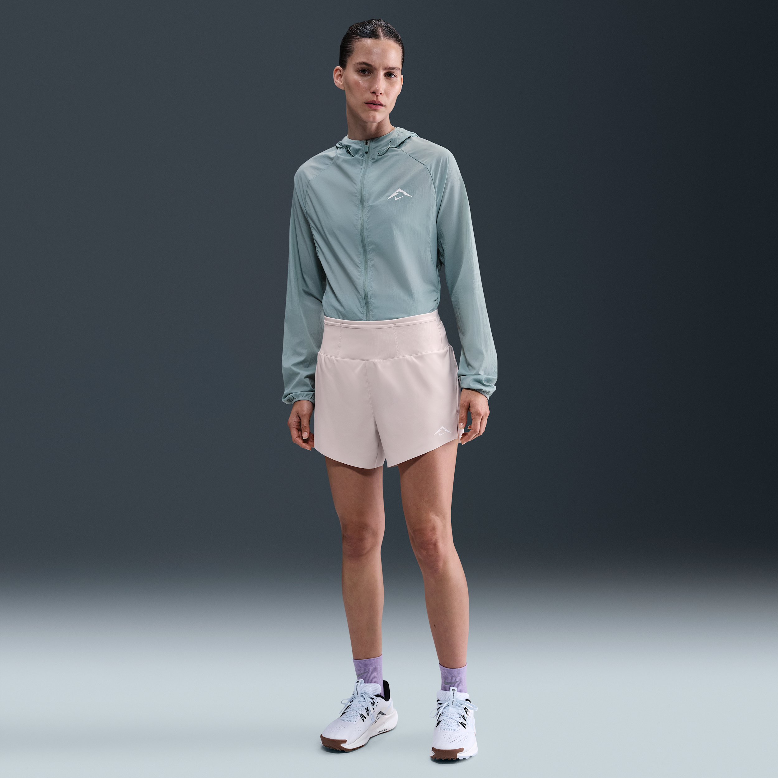 Thumbnail - Nike Trail Dri-Fit Laufshorts mit integriertem Slip (Damen) - Weiß