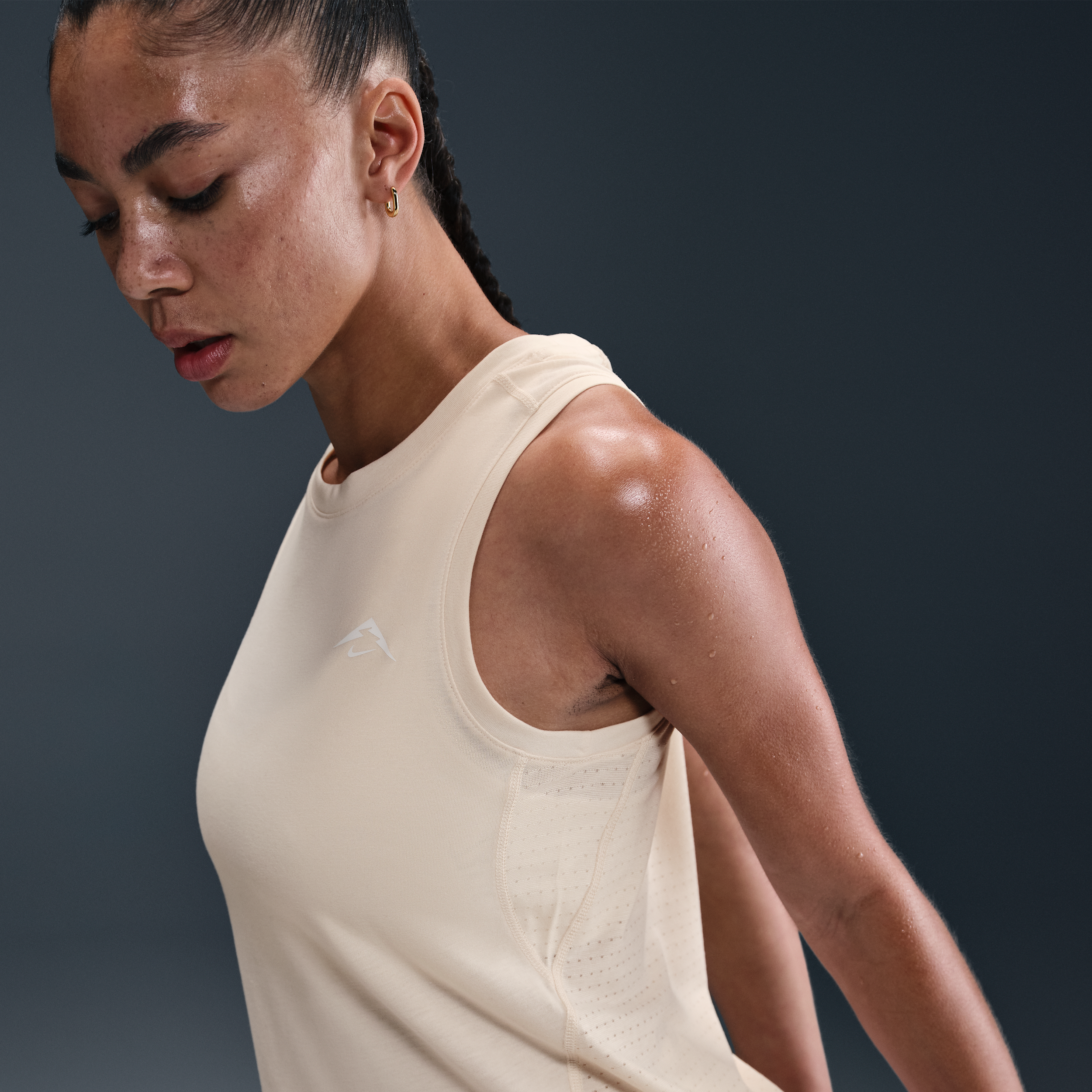 Nike Trail Dri-FIT hardlooptanktop voor dames Wit