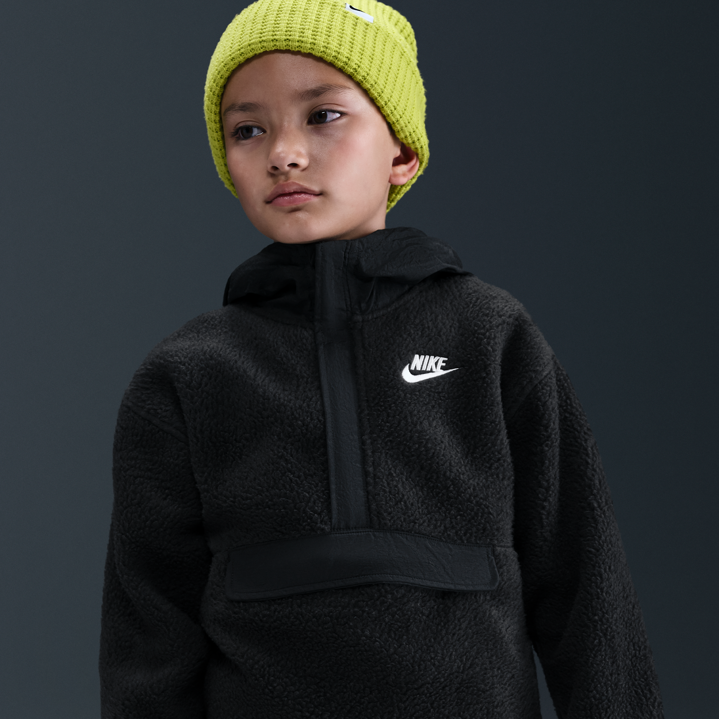 Thumbnail - Nike Club Fleece lockerer Hoodie mit 1/4-Reißverschluss (ältere Kinder) - Schwarz
