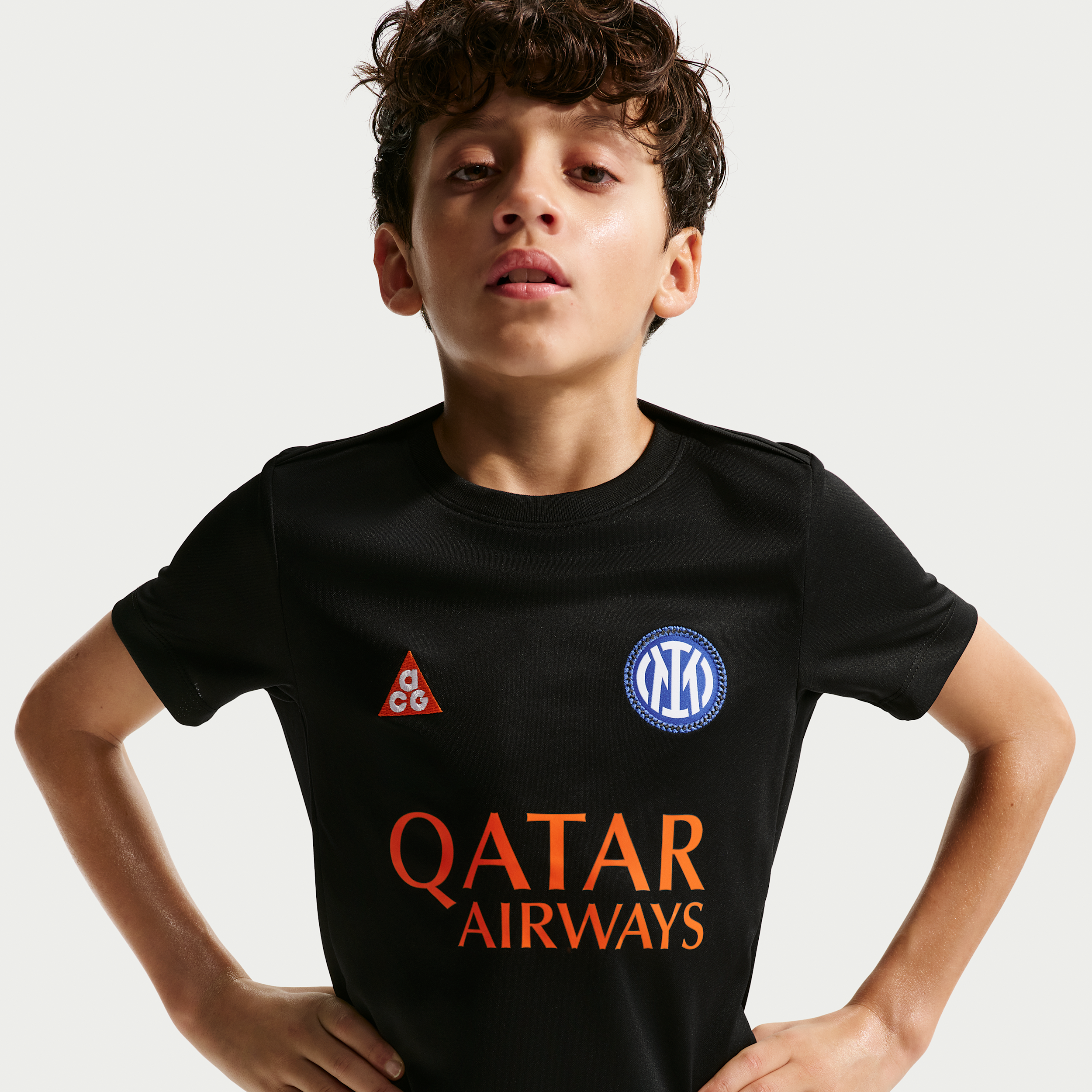 Inter Milan Academy Pro SE Older Kids Nike ACG Dri-FIT Soccer Short-Sleeve Pre-Match Top - Black - Polyester