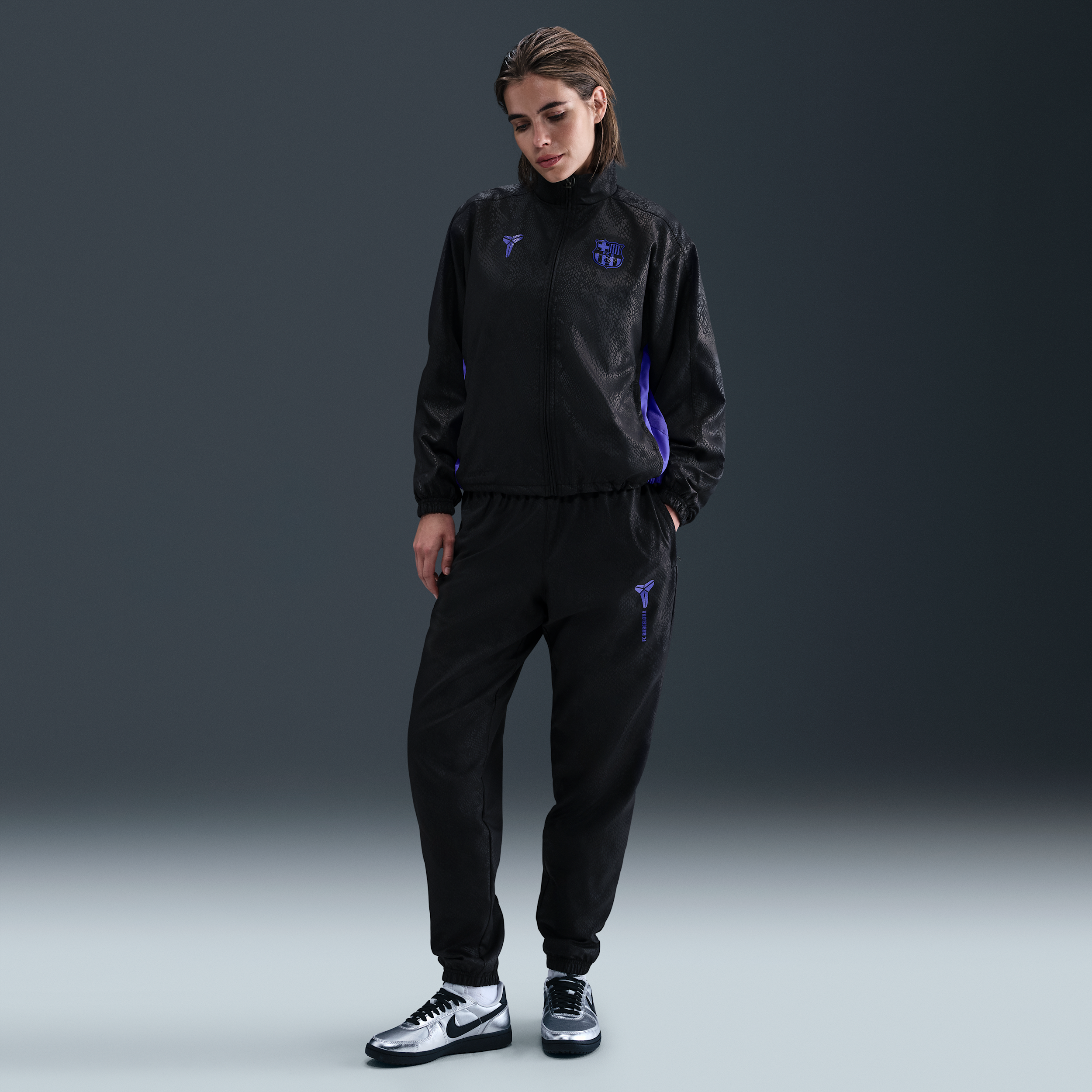 Nike FC Barcelona Uit Kobe voetbaltrainingsbroek met graphic voor dames Zwart
