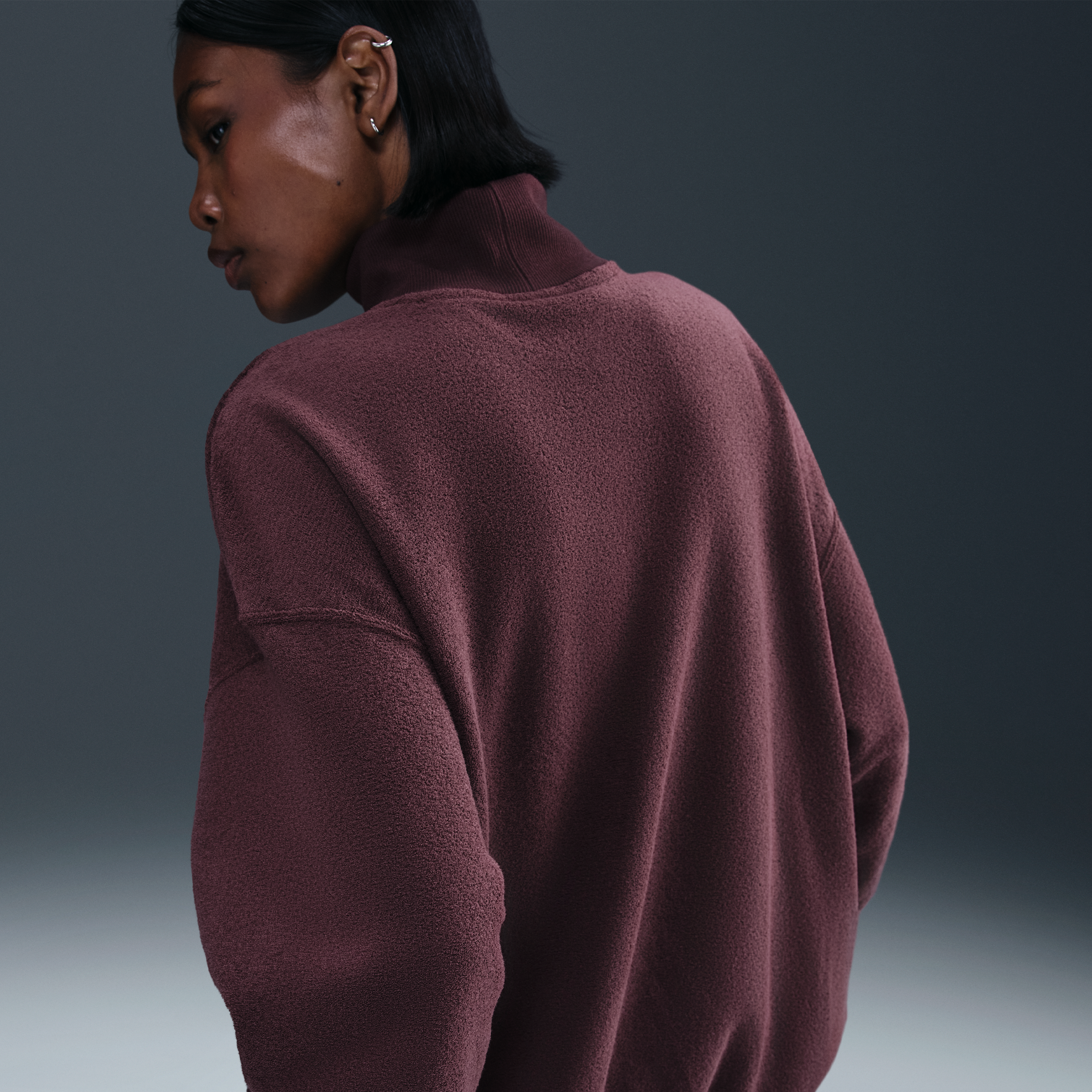 Thumbnail - Nike Phoenix Plush Oversize-Oberteil aus kuscheligem Fleece mit Stehkragen (Damen) - Rot