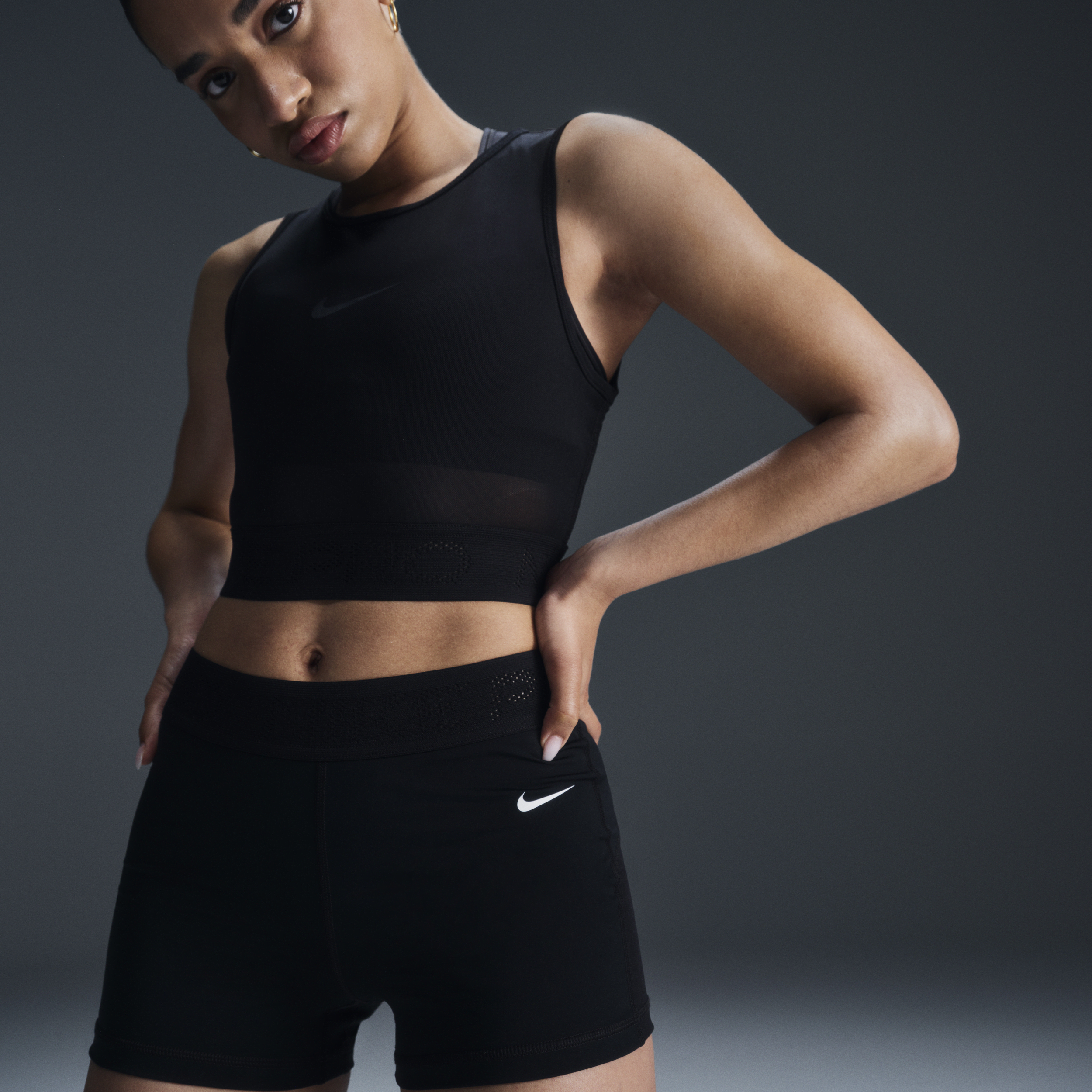 Short à taille mi-haute 8 cm à empiècements en mesh Nike Pro pour femme - Noir