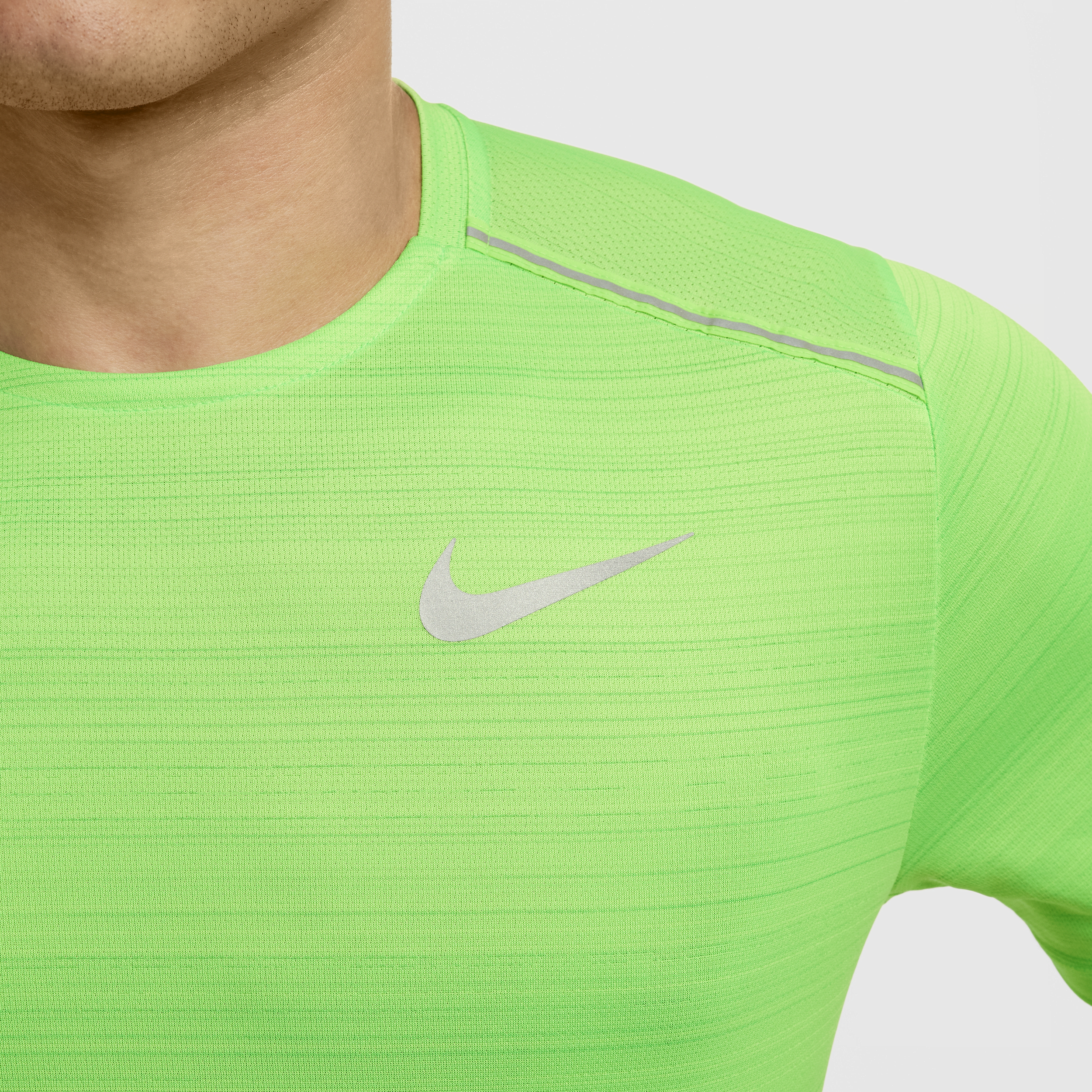 Haut de running à manches courtes Nike Miler pour Homme - Vert