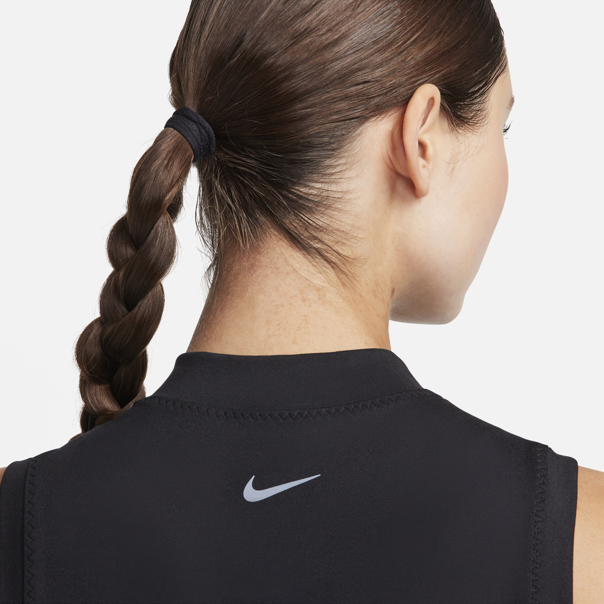 Nike One Fitted korte tanktop met Dri-FIT en opstaande kraag voor dames Zwart