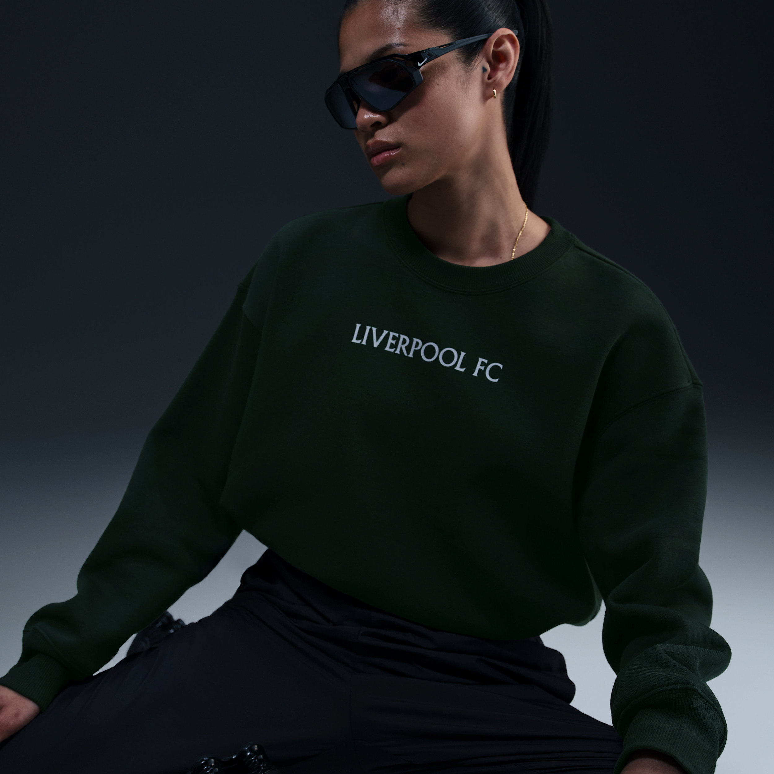 Sweat oversize à col ras-du-cou Nike Football Liverpool FC Phoenix Fleece pour femme - Vert