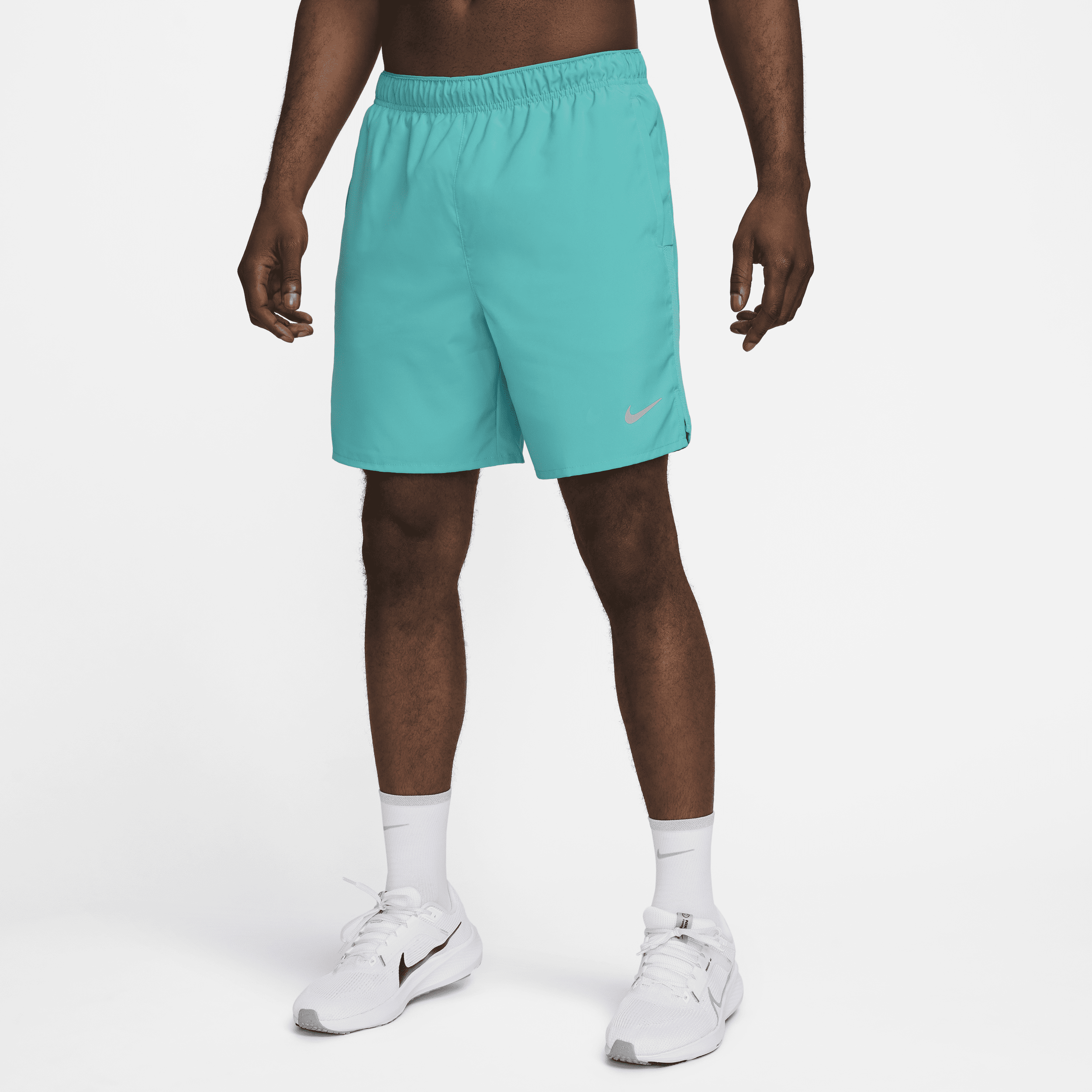 Nike Challenger Dri-FIT hardloopshorts met binnenbroek voor heren (18 cm) Groen