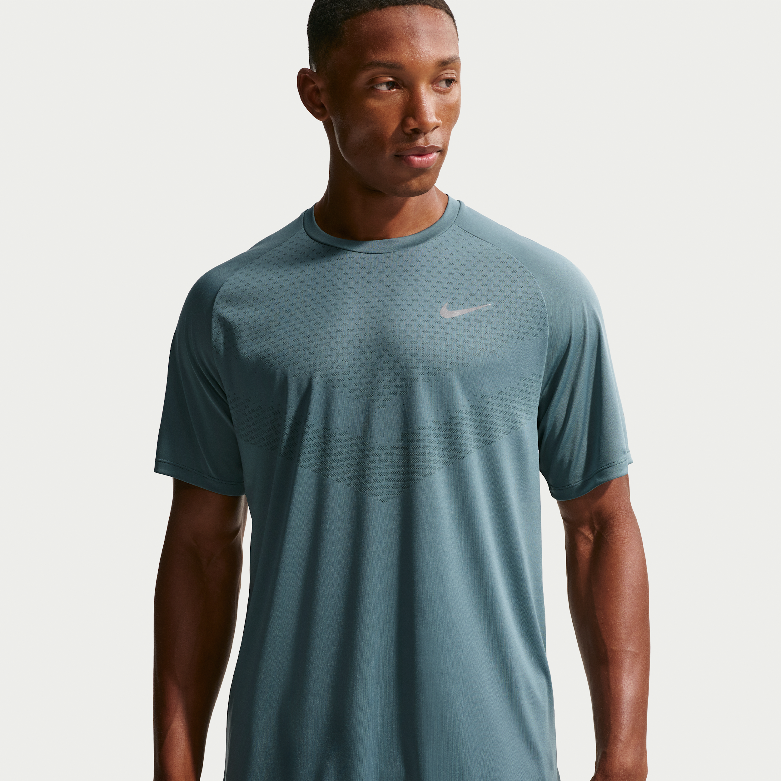 Kortærmet Nike Stride Dri-FIT ADV-løbetop til mænd - grå