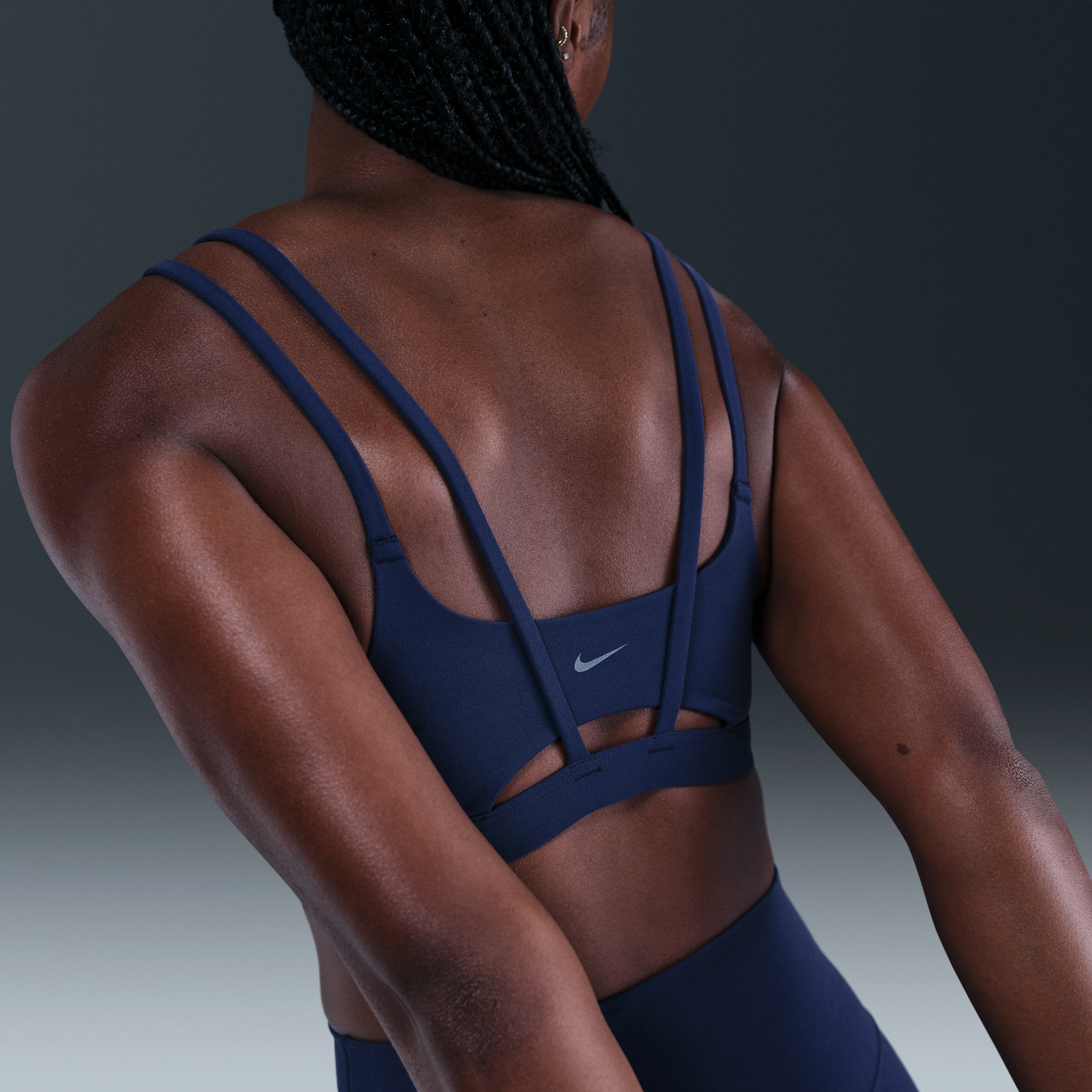 Thumbnail - Gepolsterter Nike Zenvy Strappy Sport-BH mit leichtem Halt - Blau