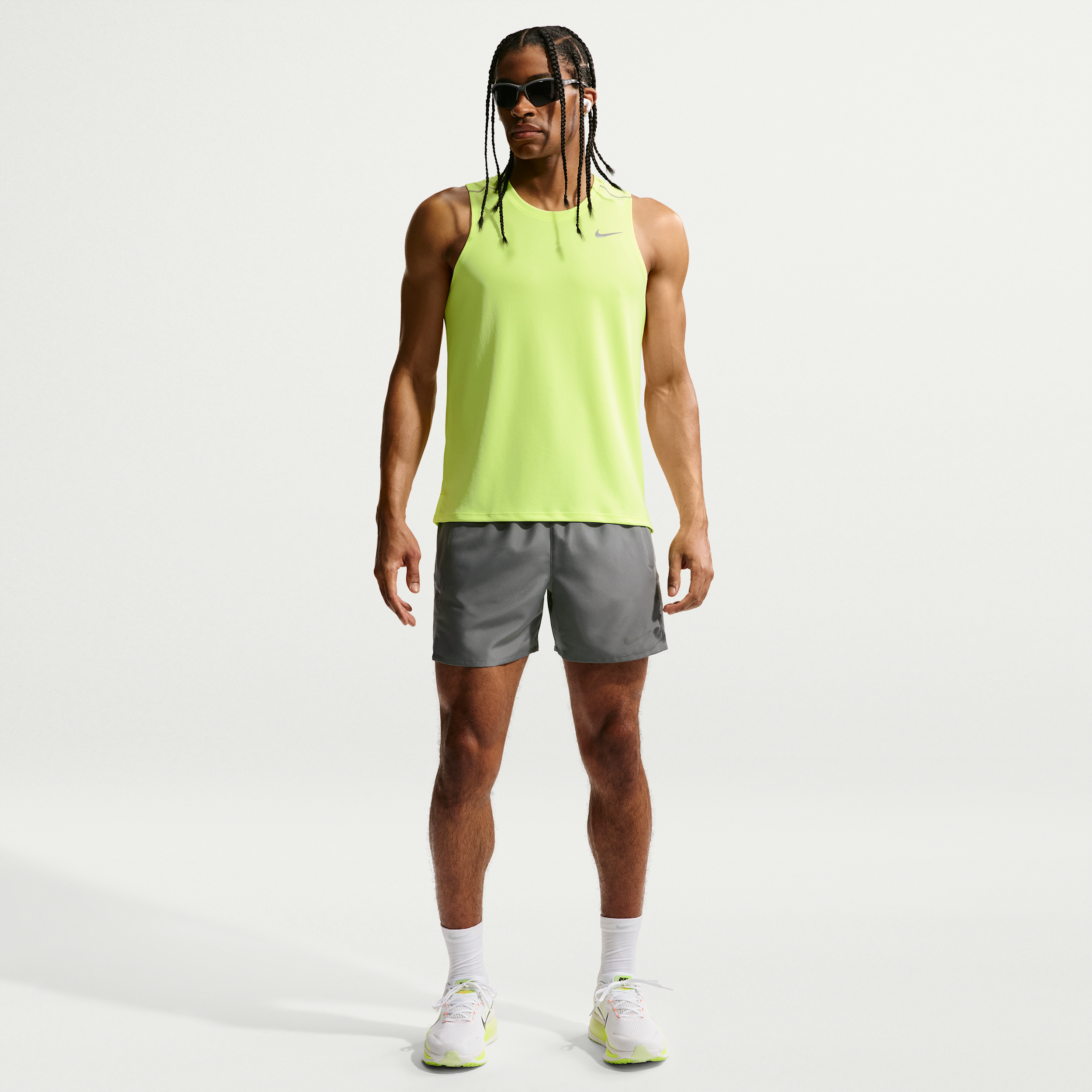 Thumbnail - Nike Miler Dri-FIT 2-in-1-Laufshorts (Herren, ca. 13 cm) - Grau