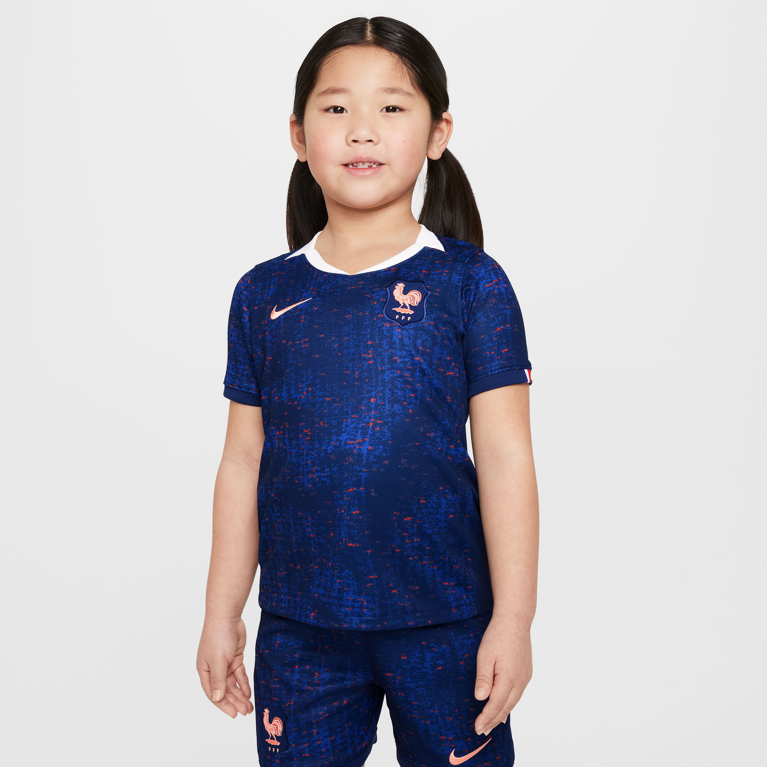 Thumbnail - FFF 2025/26 Stadium Home dreiteiliges Nike Replika Fußballtrikot-Set (jüngere Kinder) - Blau
