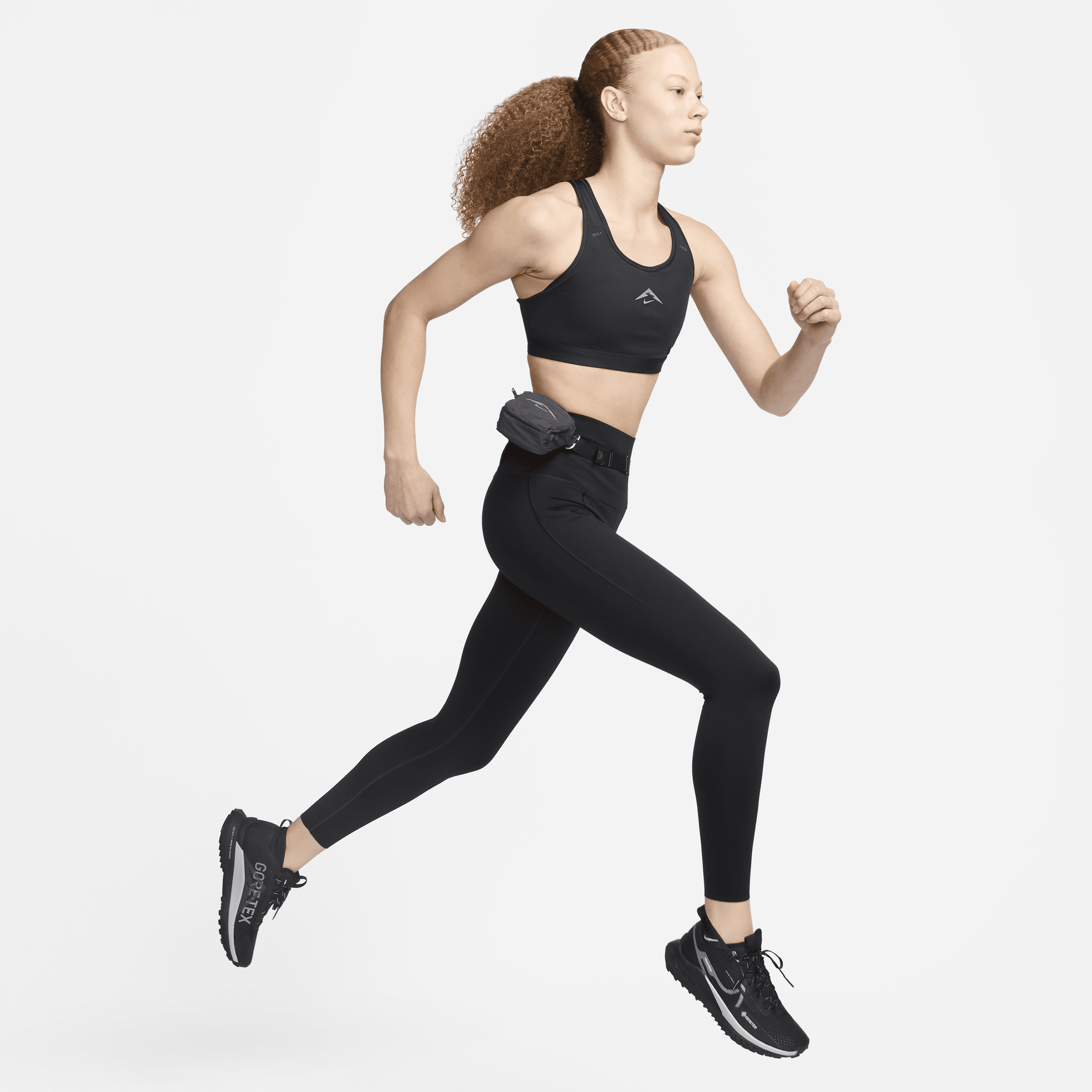 Nike Trail Go 7 8-legging met hoge taille zakken en complete ondersteuning voor dames Zwart