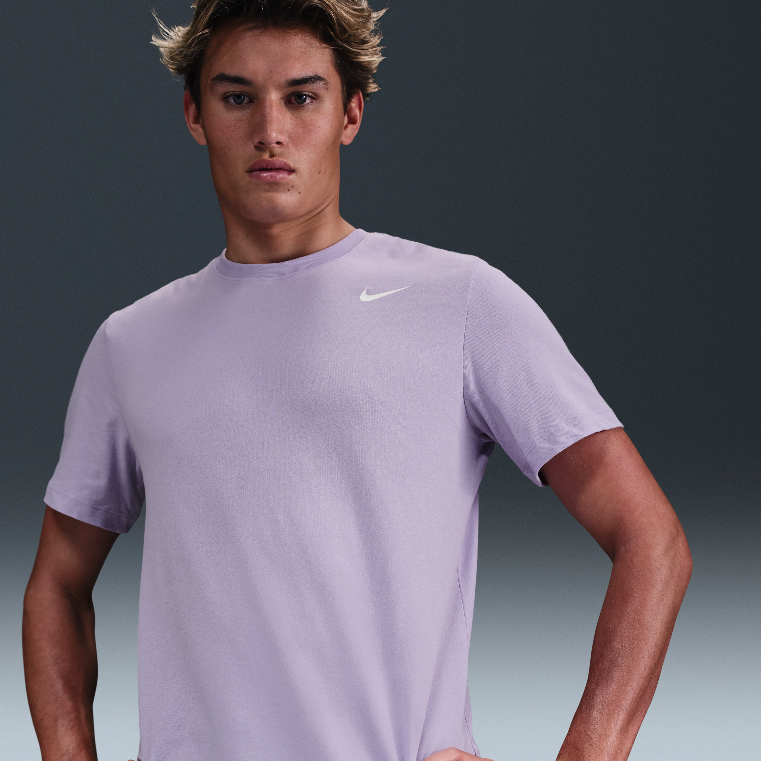 Thumbnail - Nike Dri-FIT Fitness-T-Shirt für Herren - Lila