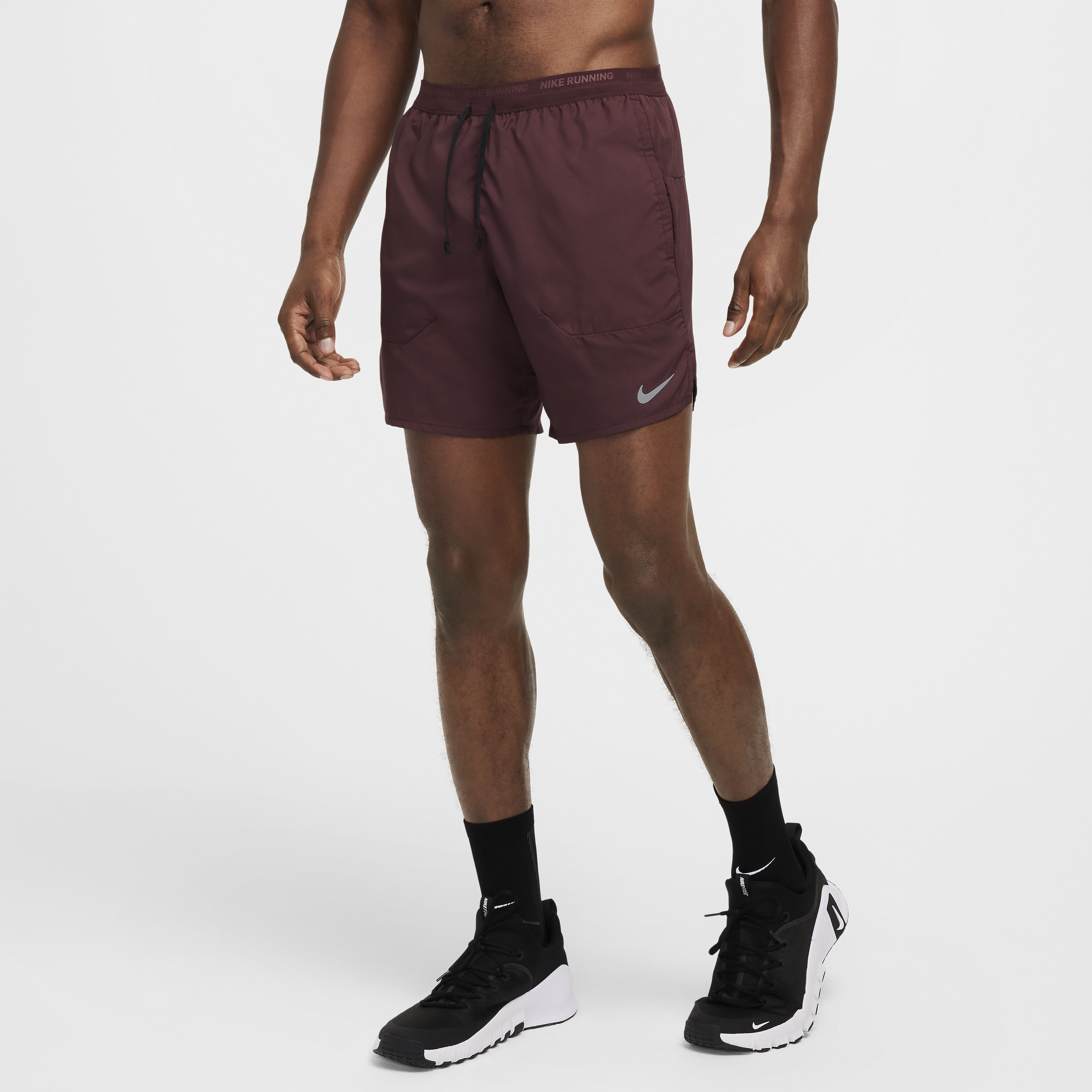 Nike Stride Dri-FIT hardloopshorts met binnenbroek voor heren (18 cm) - Rood