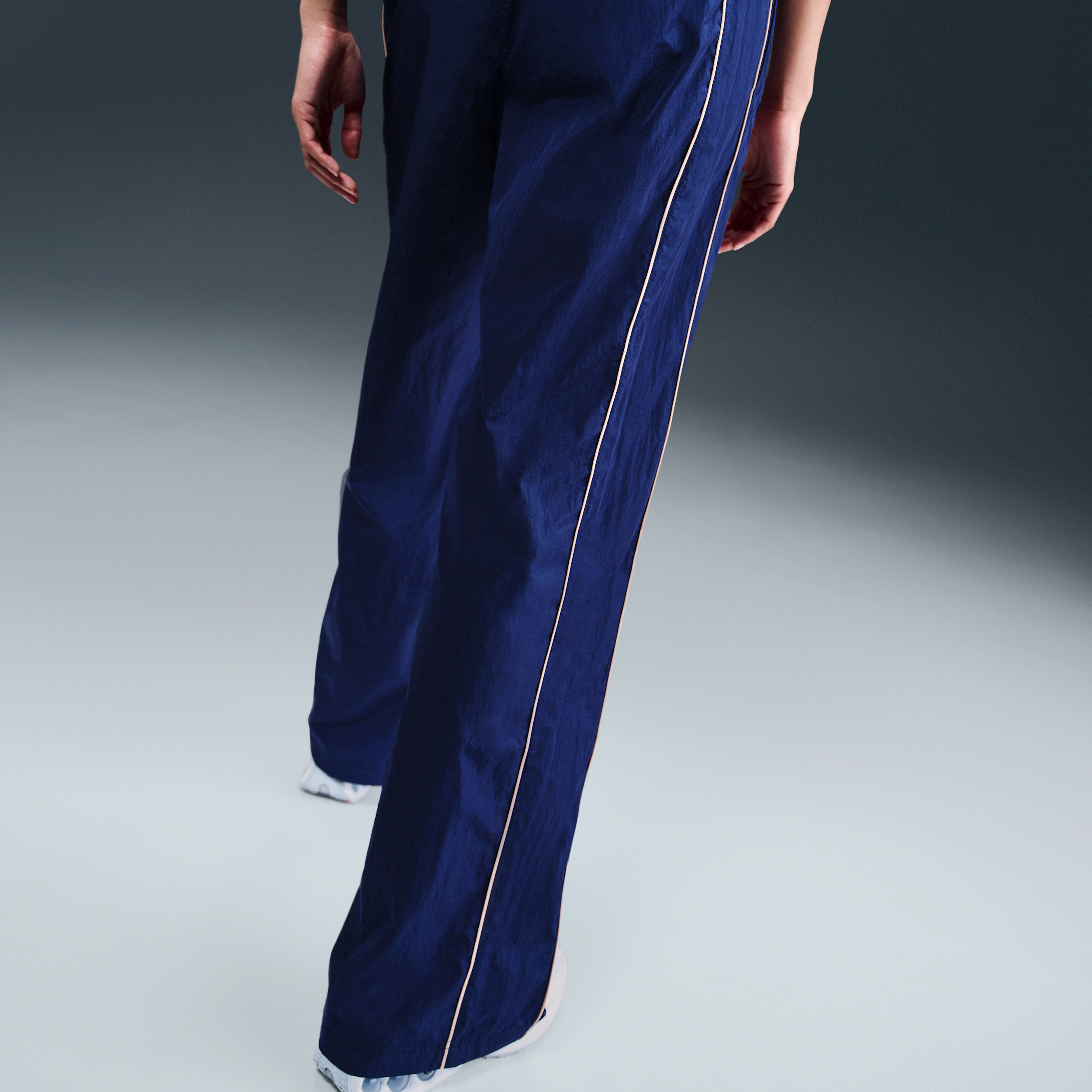 Thumbnail - FFF Windrunner Nike Football Webhose mit hohem Bund (Damen) - Blau