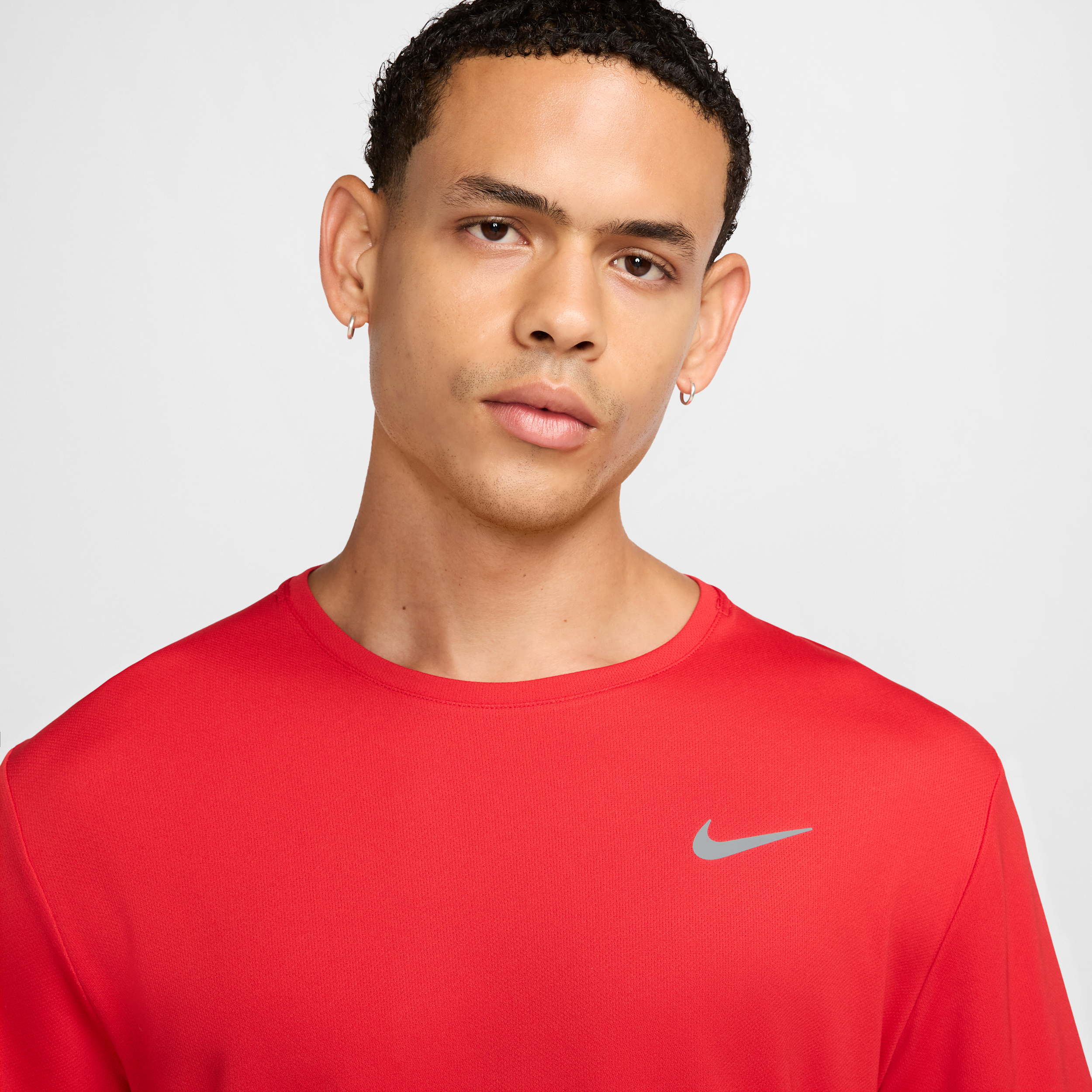 Haut de running à manches courtes Dri-FIT UV Nike Miler pour homme - Rouge