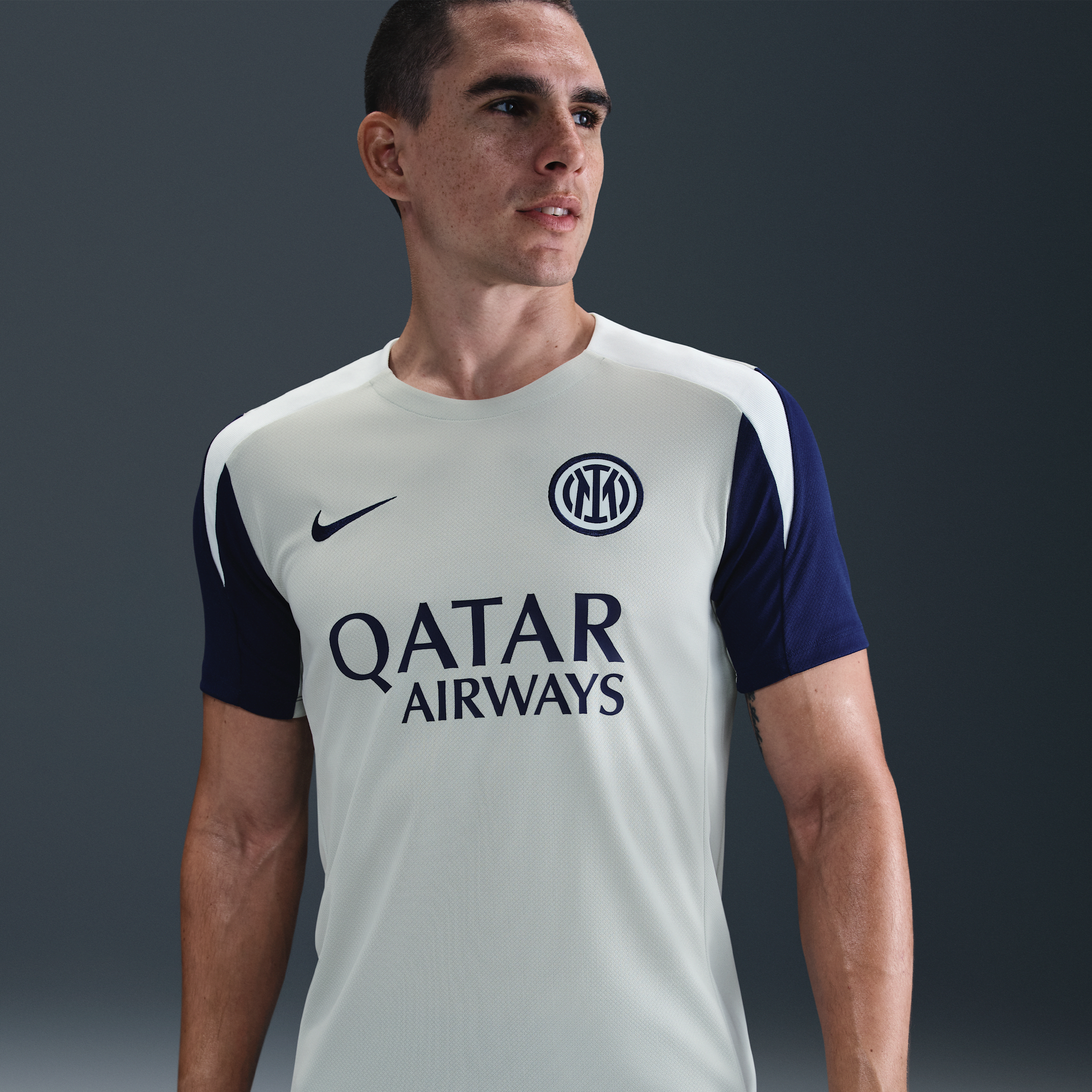 Inter Milan Strike Nike Dri-FIT-fodboldtrøje med korte ærmer til mænd - grå