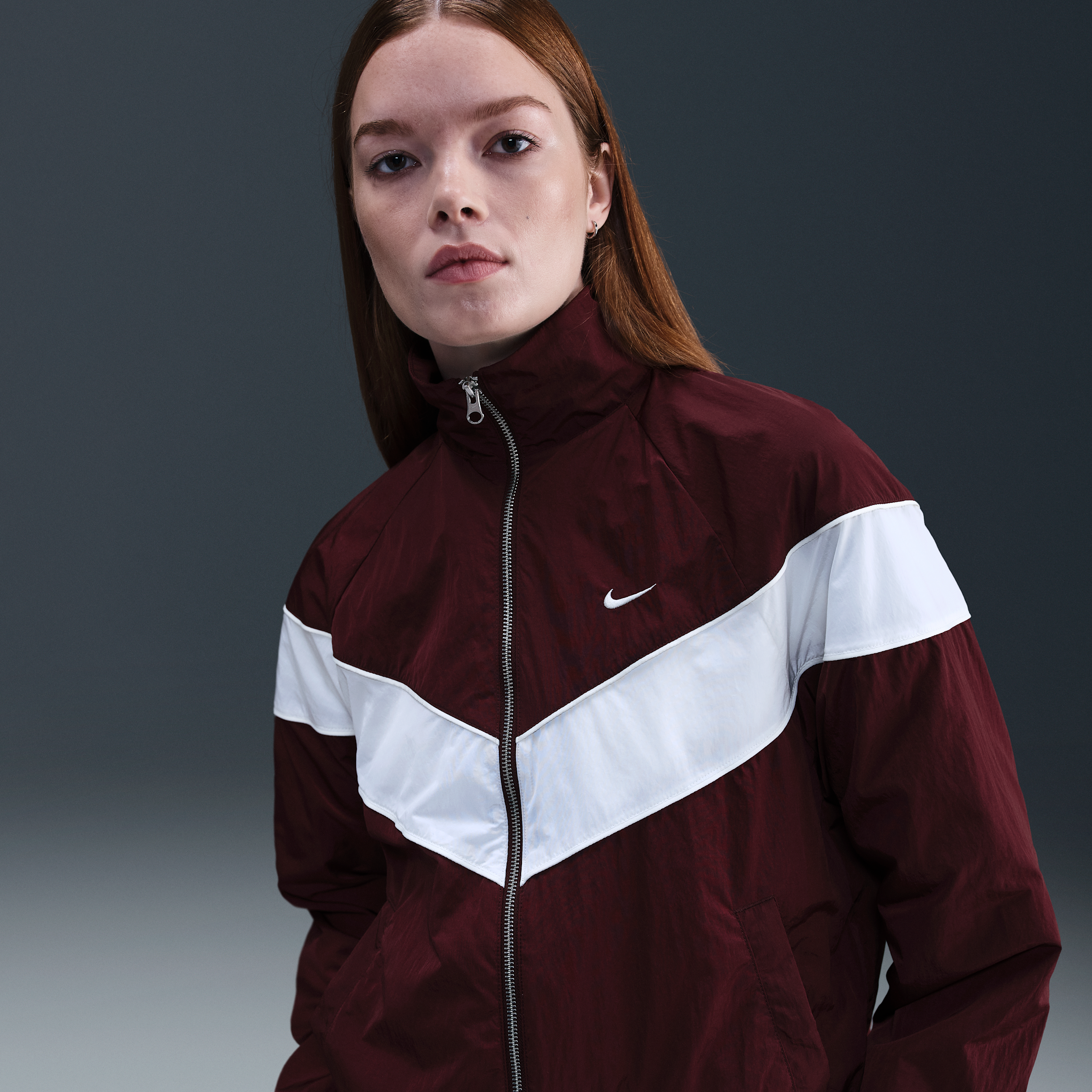 Nike Windrunner Womens Loose UV Woven Full-Zip Jacket - Red - Nylon